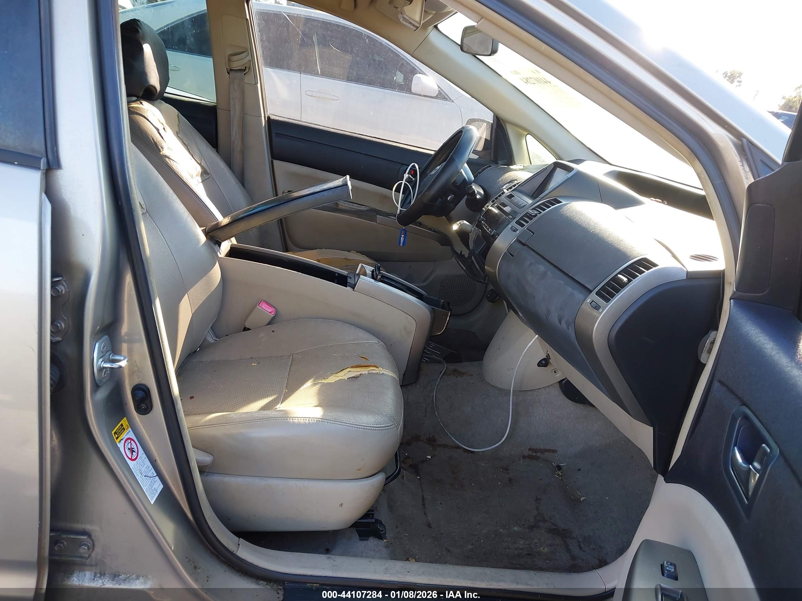 TOYOTA PRIUS image 5
