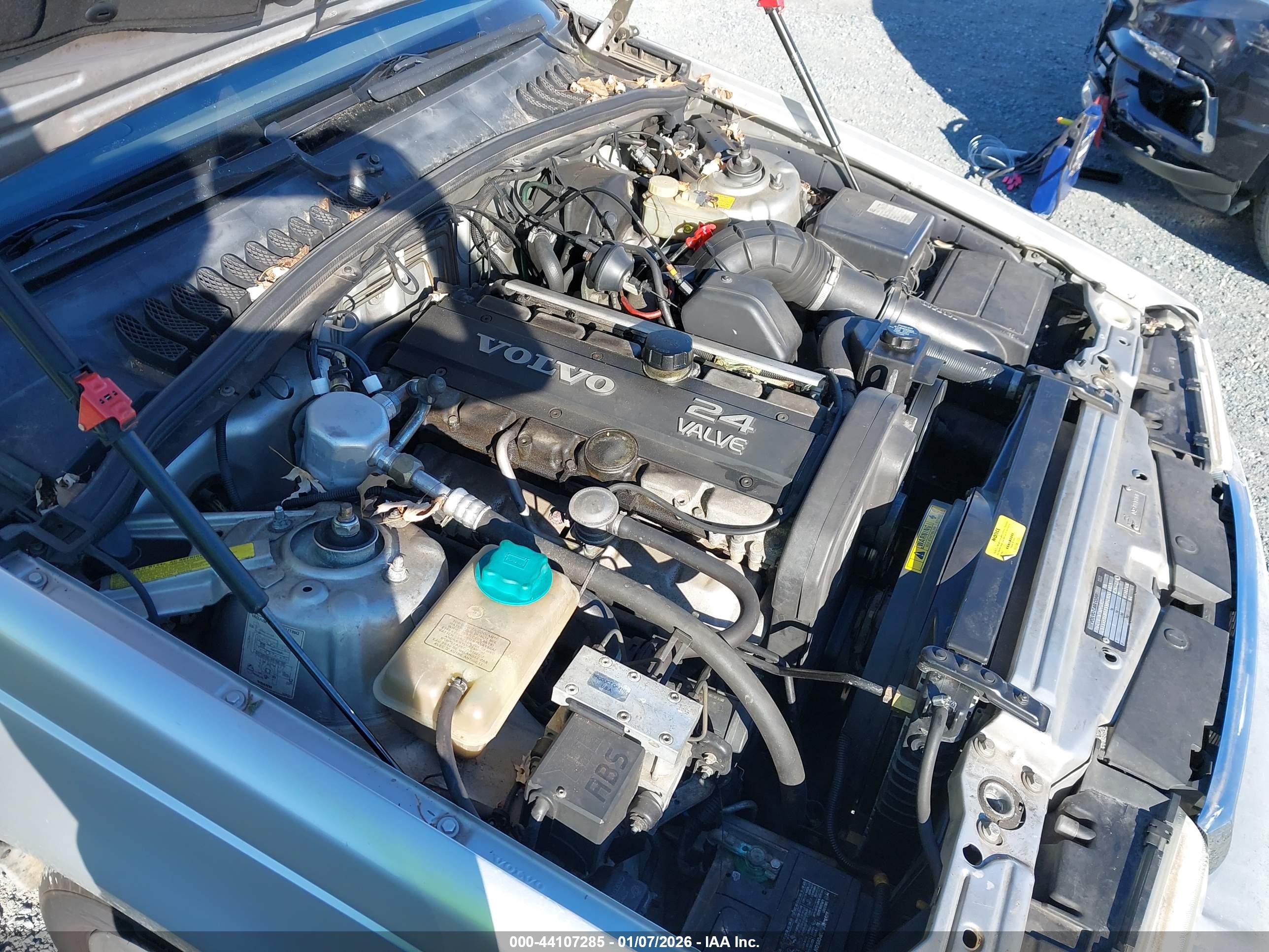 VOLVO 960 image 10