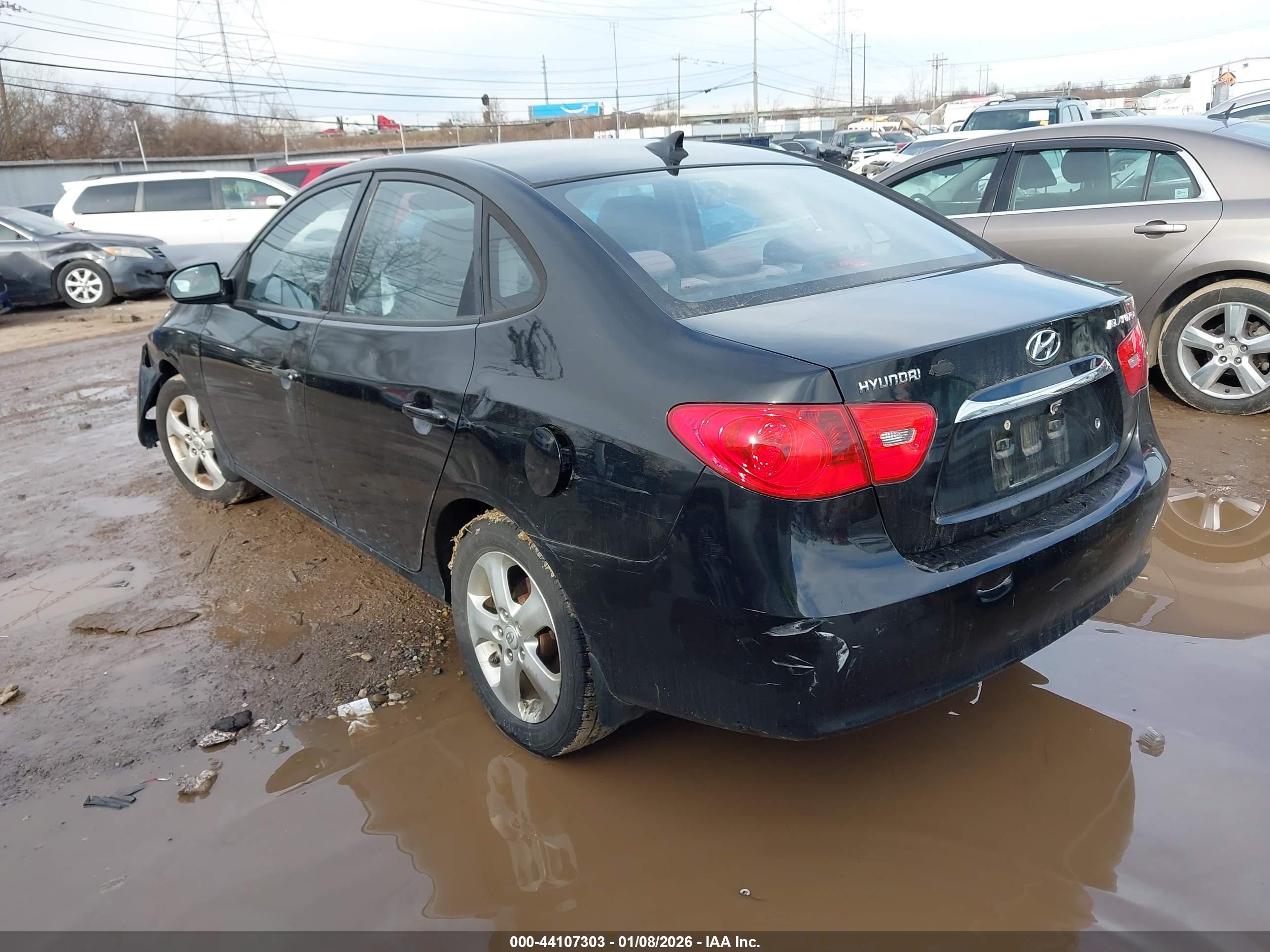HYUNDAI ELANTRA image 3