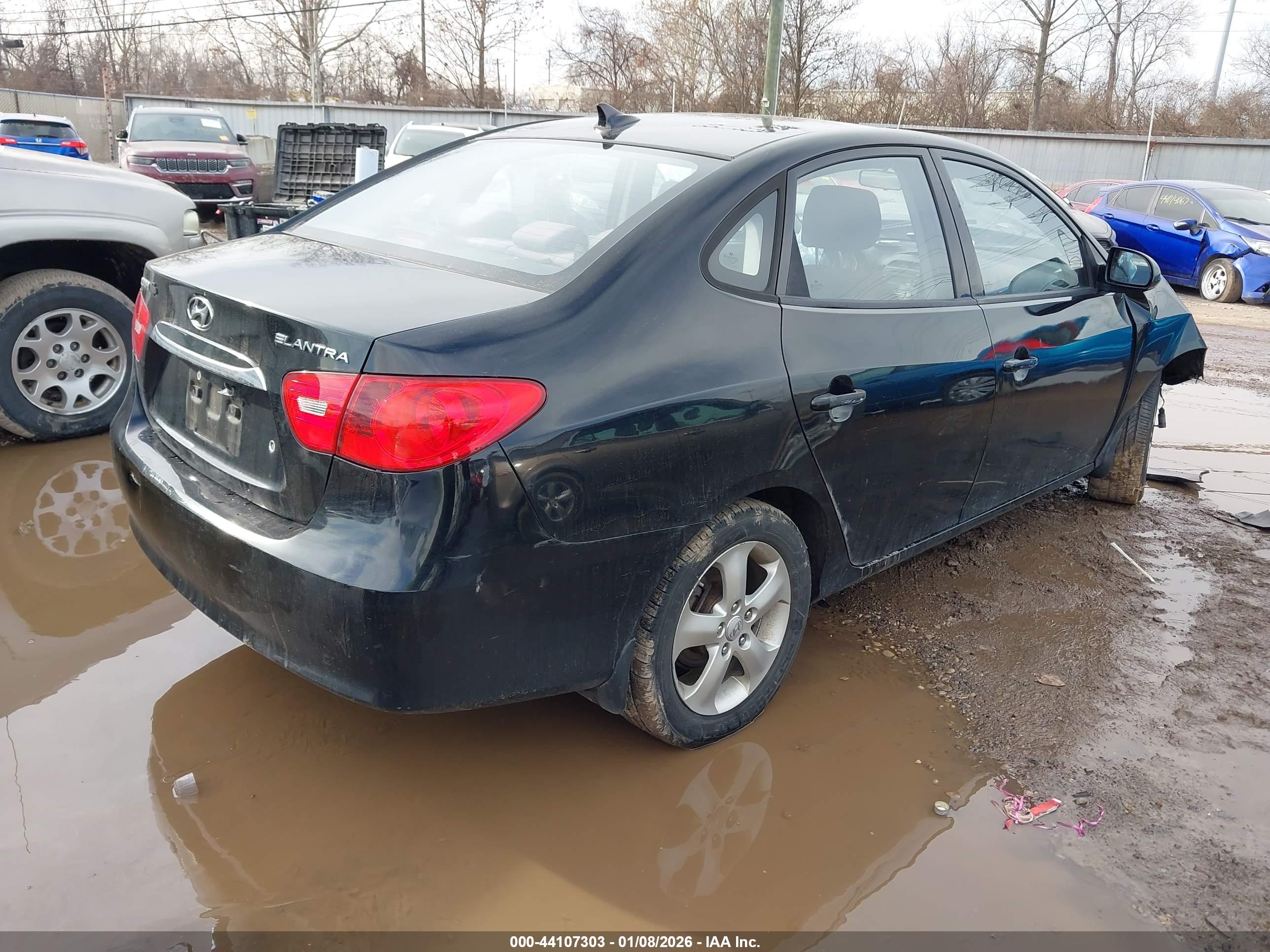 HYUNDAI ELANTRA image 4