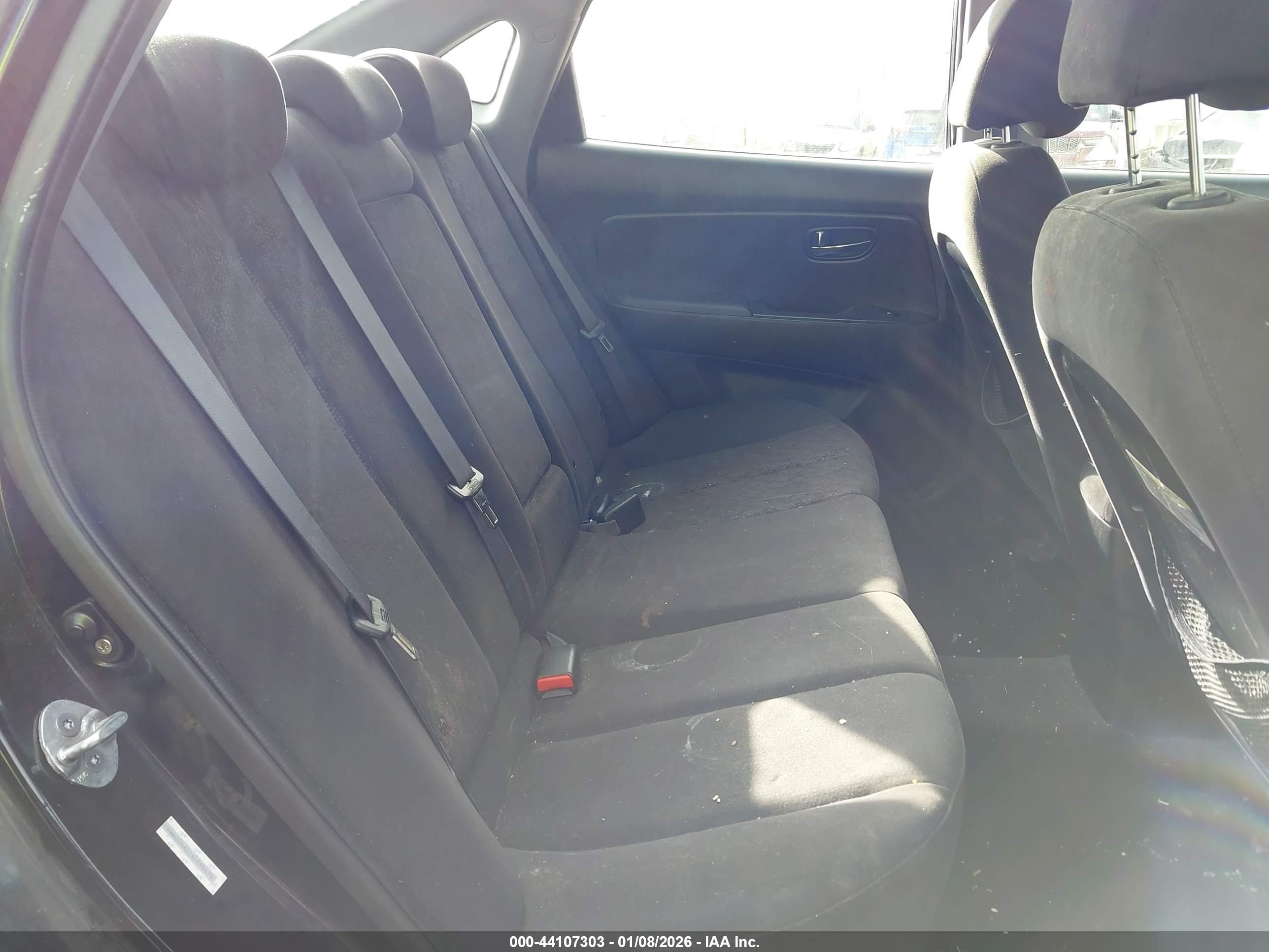 HYUNDAI ELANTRA image 8
