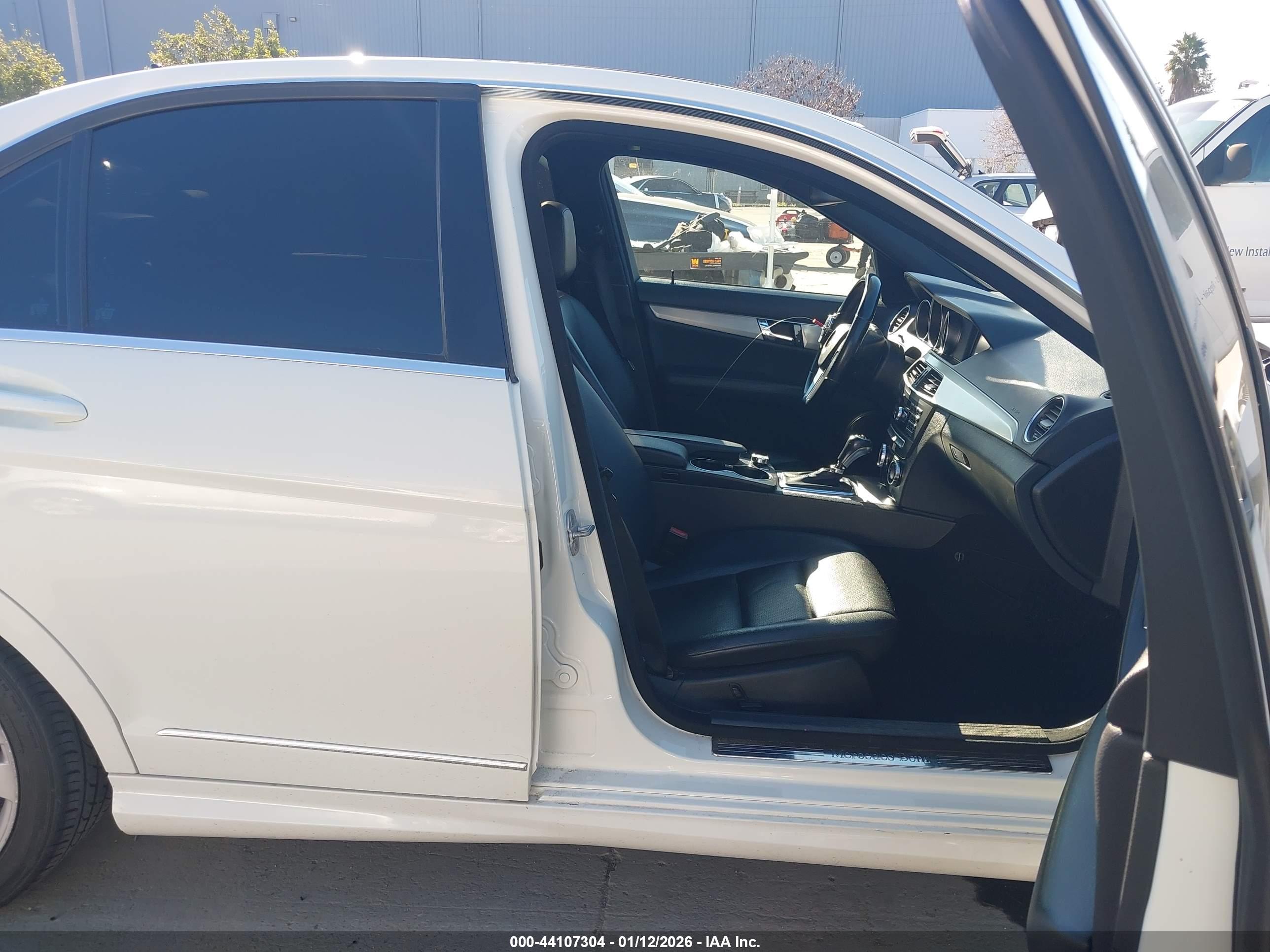 MERCEDES-BENZ C image 5