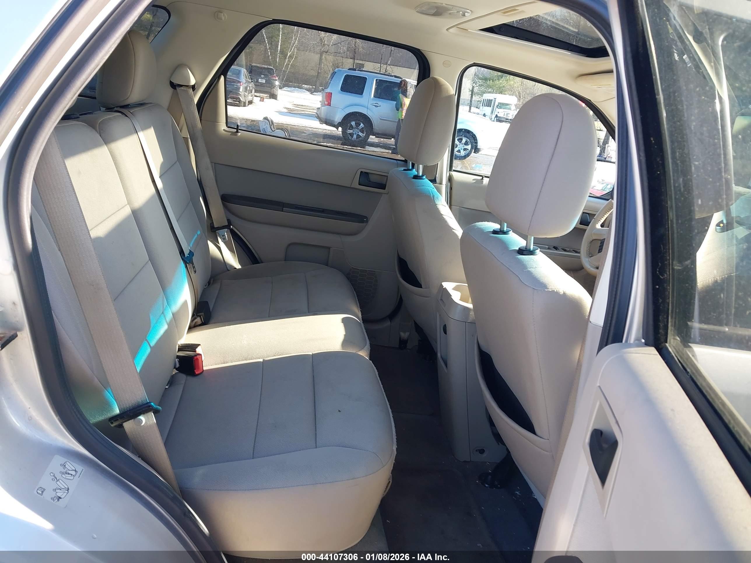 FORD ESCAPE image 8