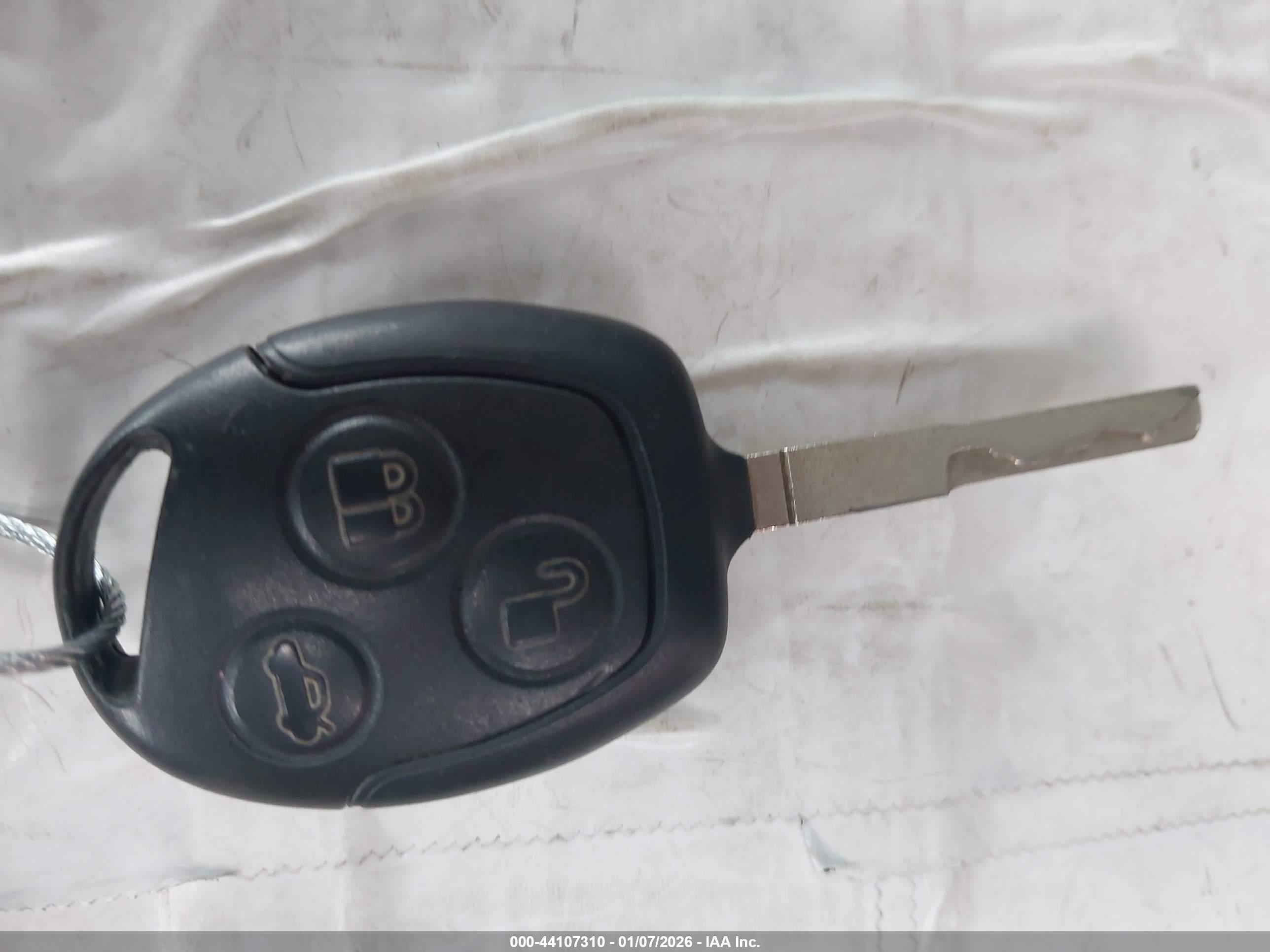 FORD FIESTA image 11