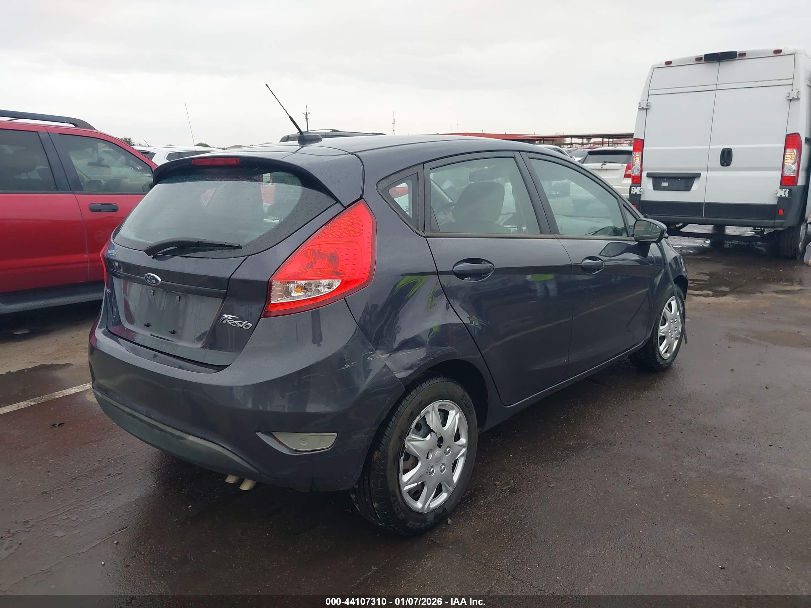 FORD FIESTA image 4