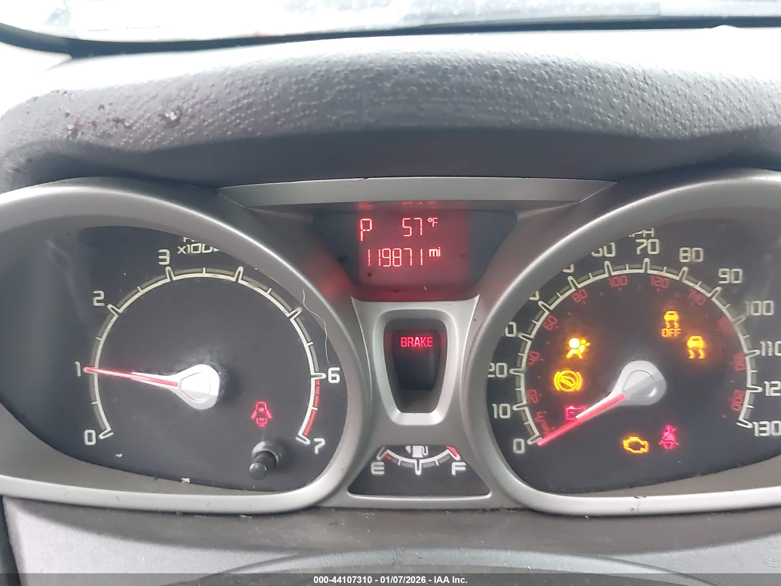 FORD FIESTA image 7