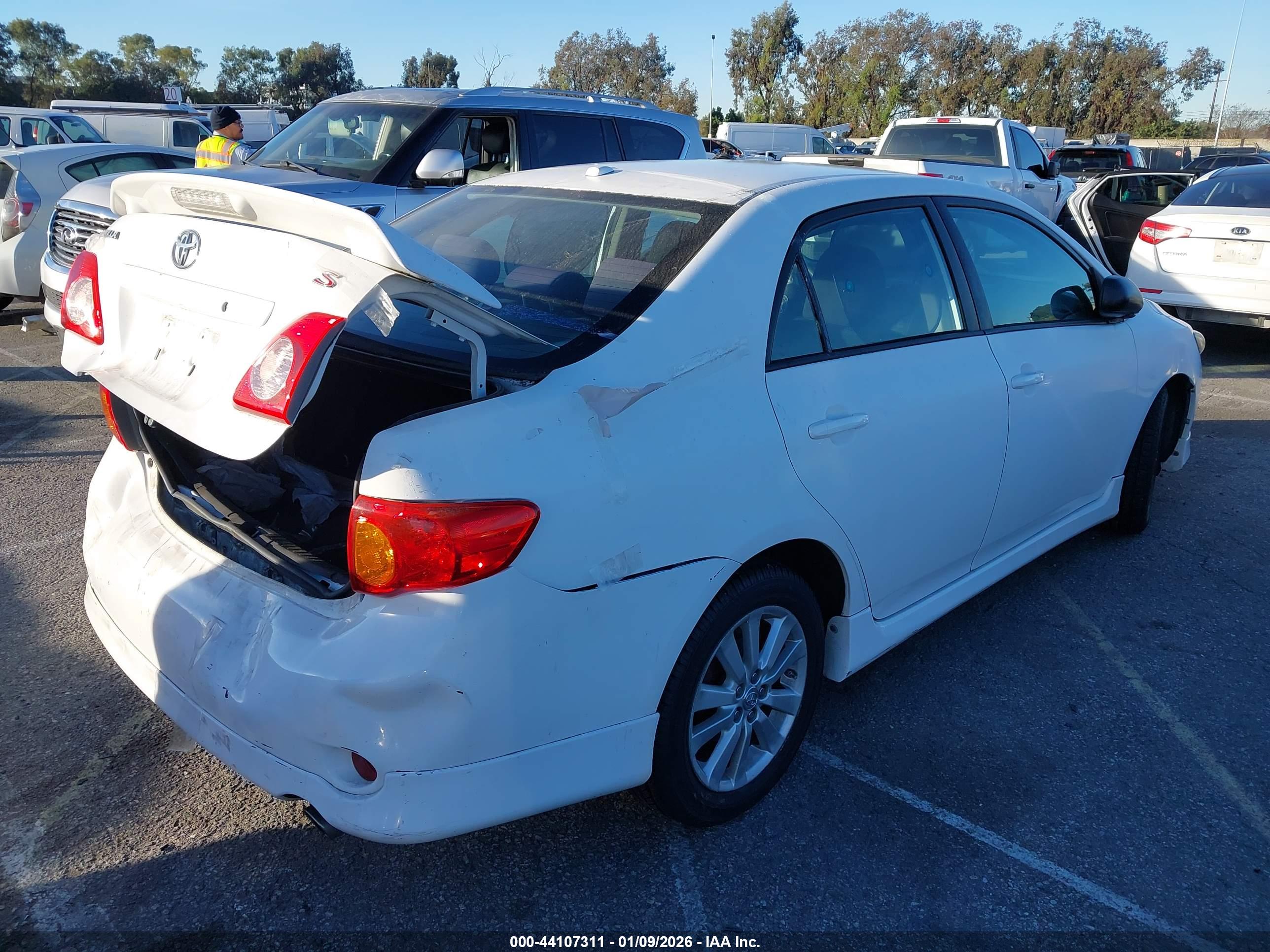 TOYOTA COROLLA image 4