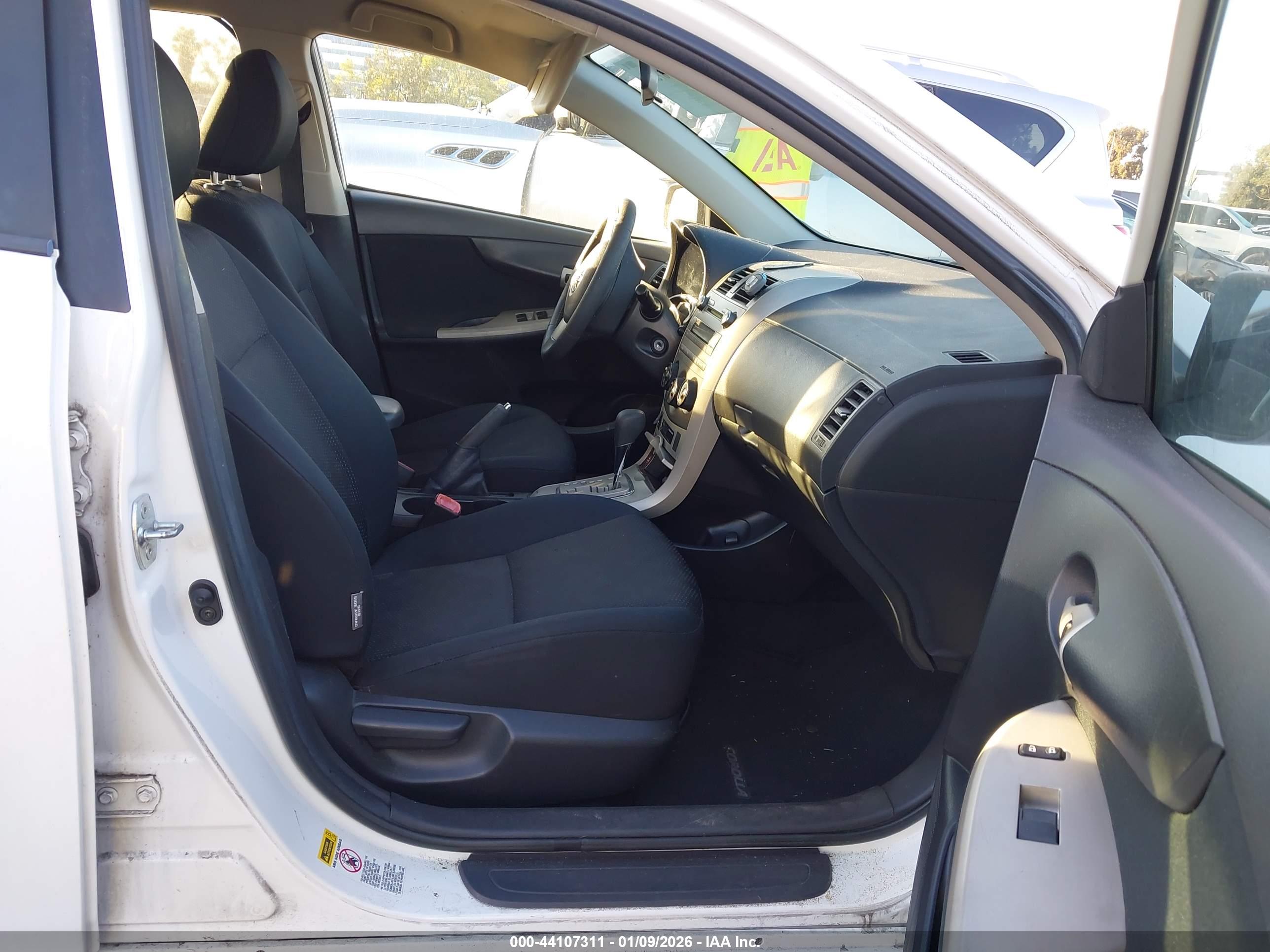 TOYOTA COROLLA image 5