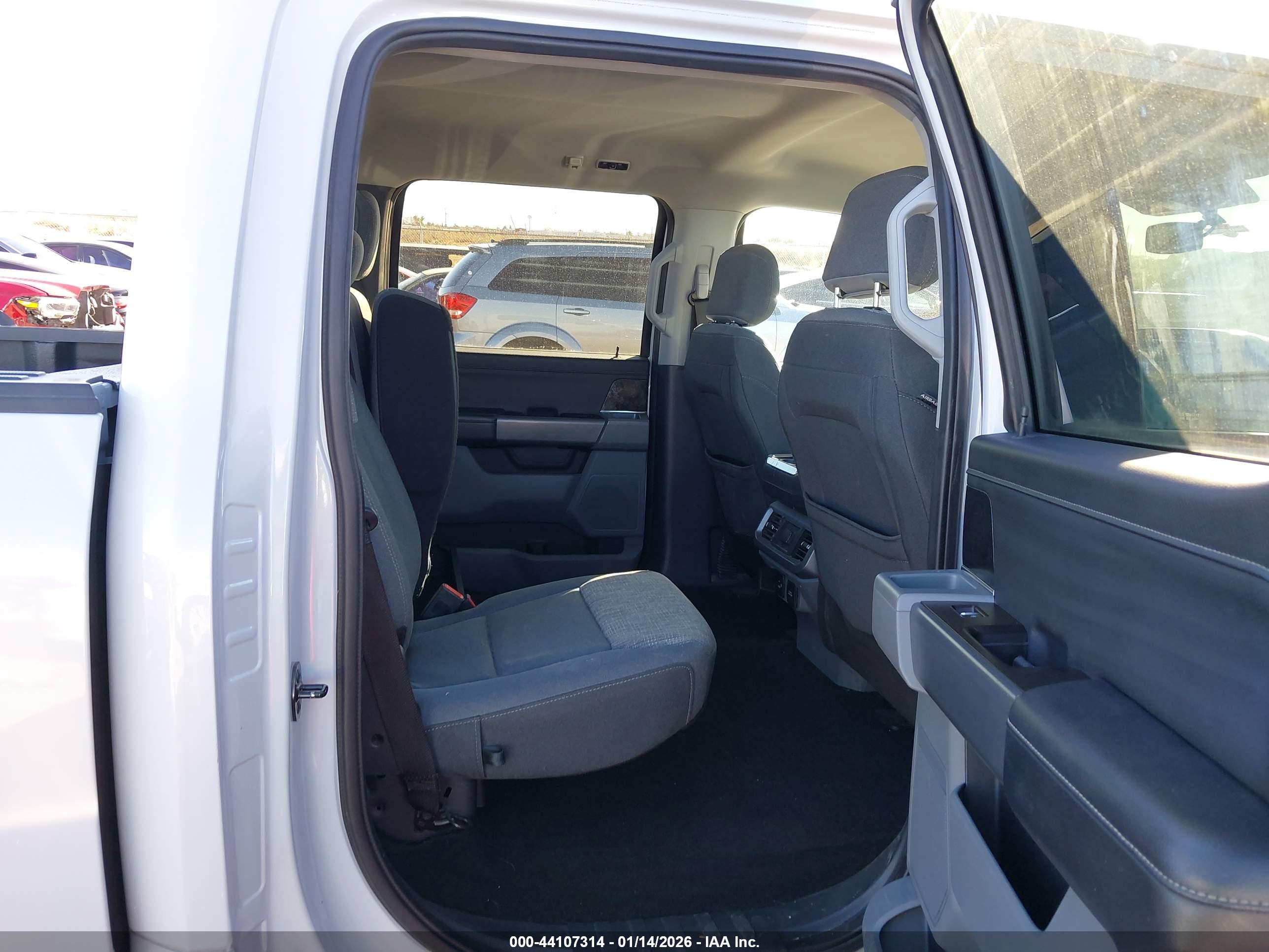 FORD F-150 image 8