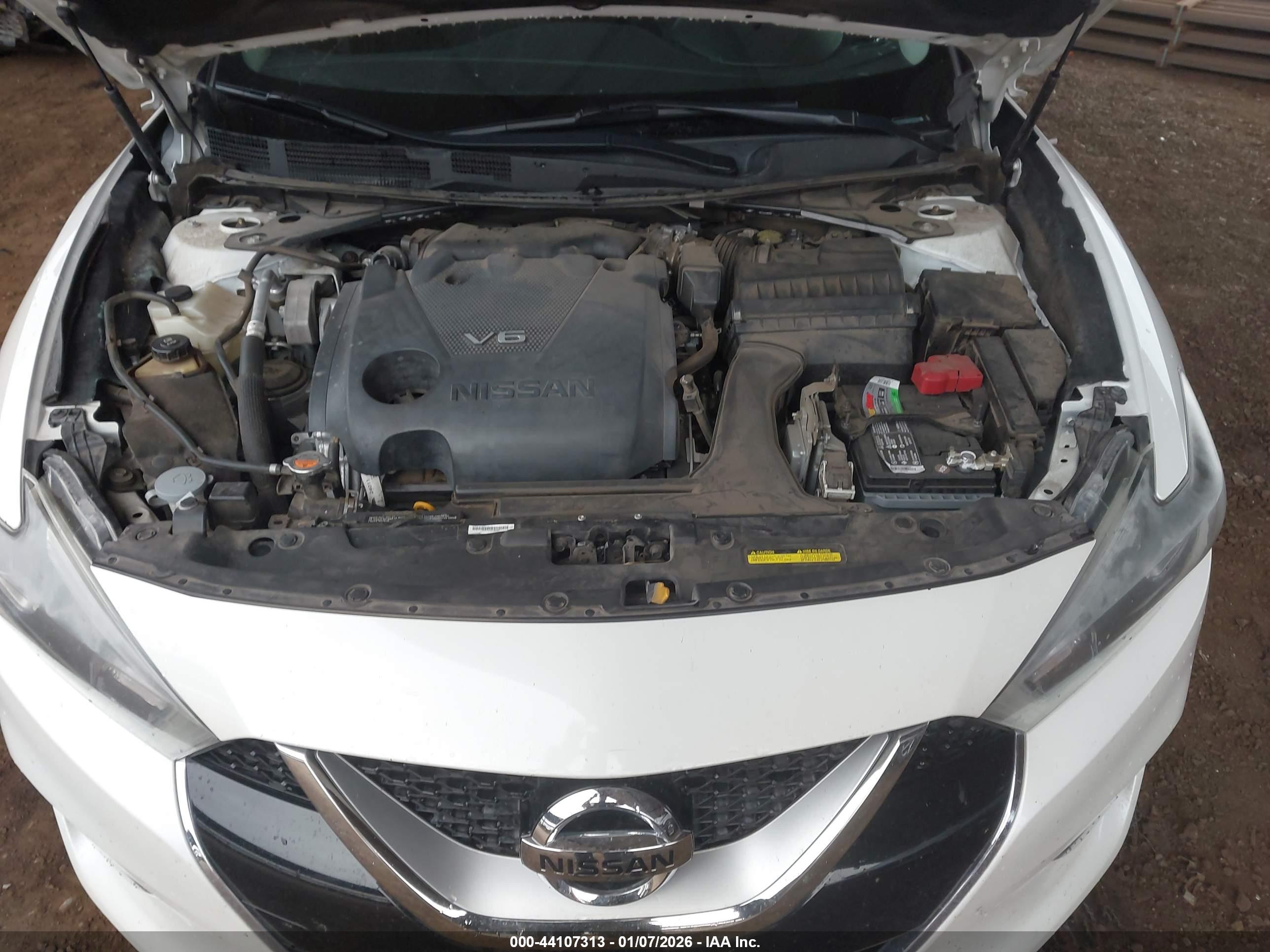 NISSAN MAXIMA image 10