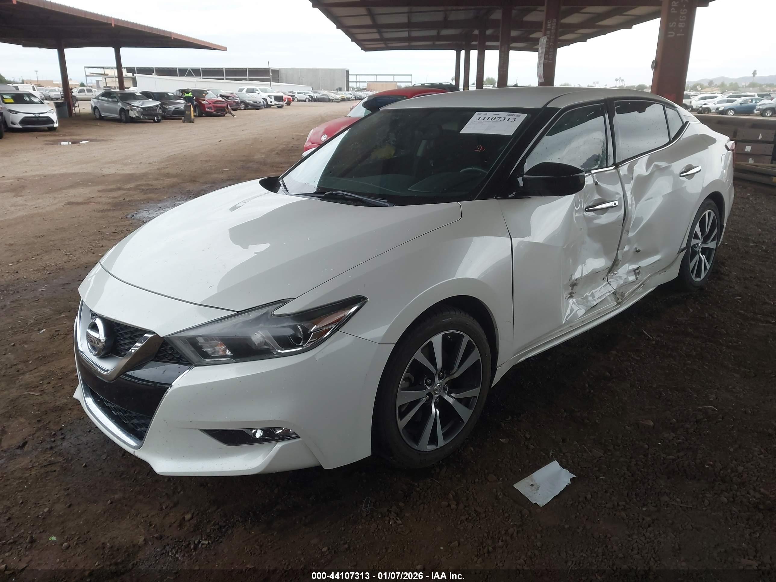 NISSAN MAXIMA image 2