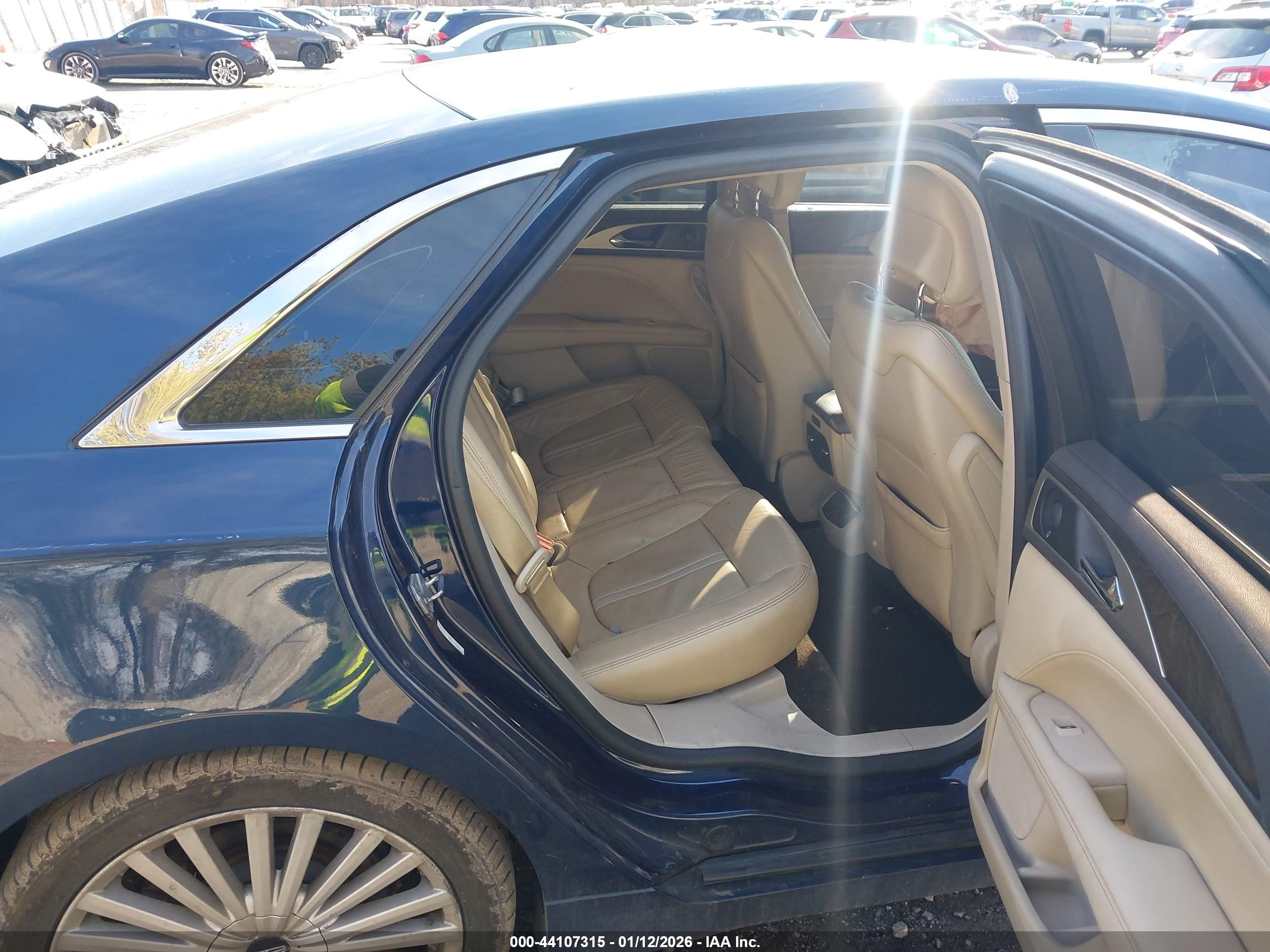 LINCOLN MKZ image 8