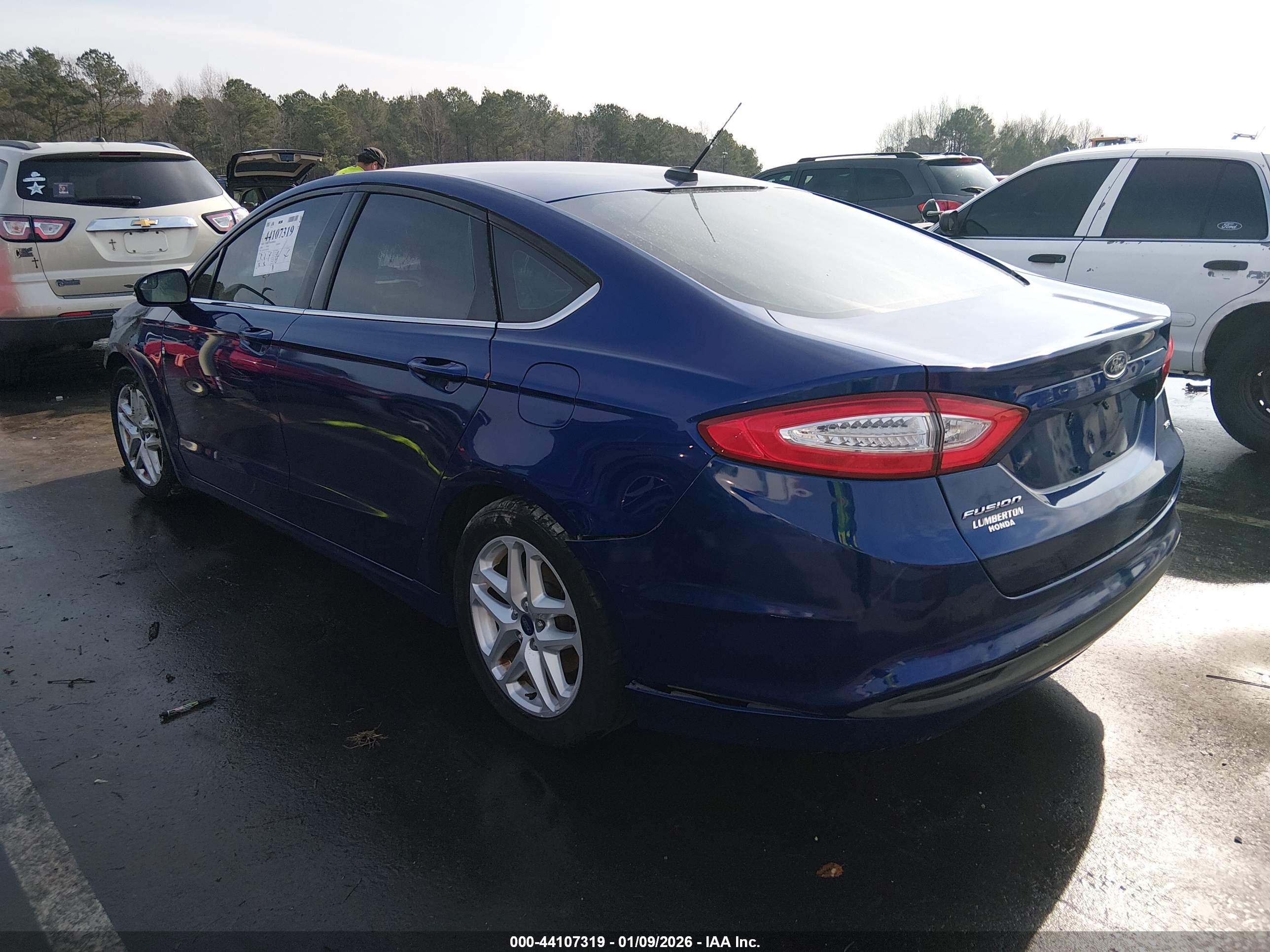 FORD FUSION image 3