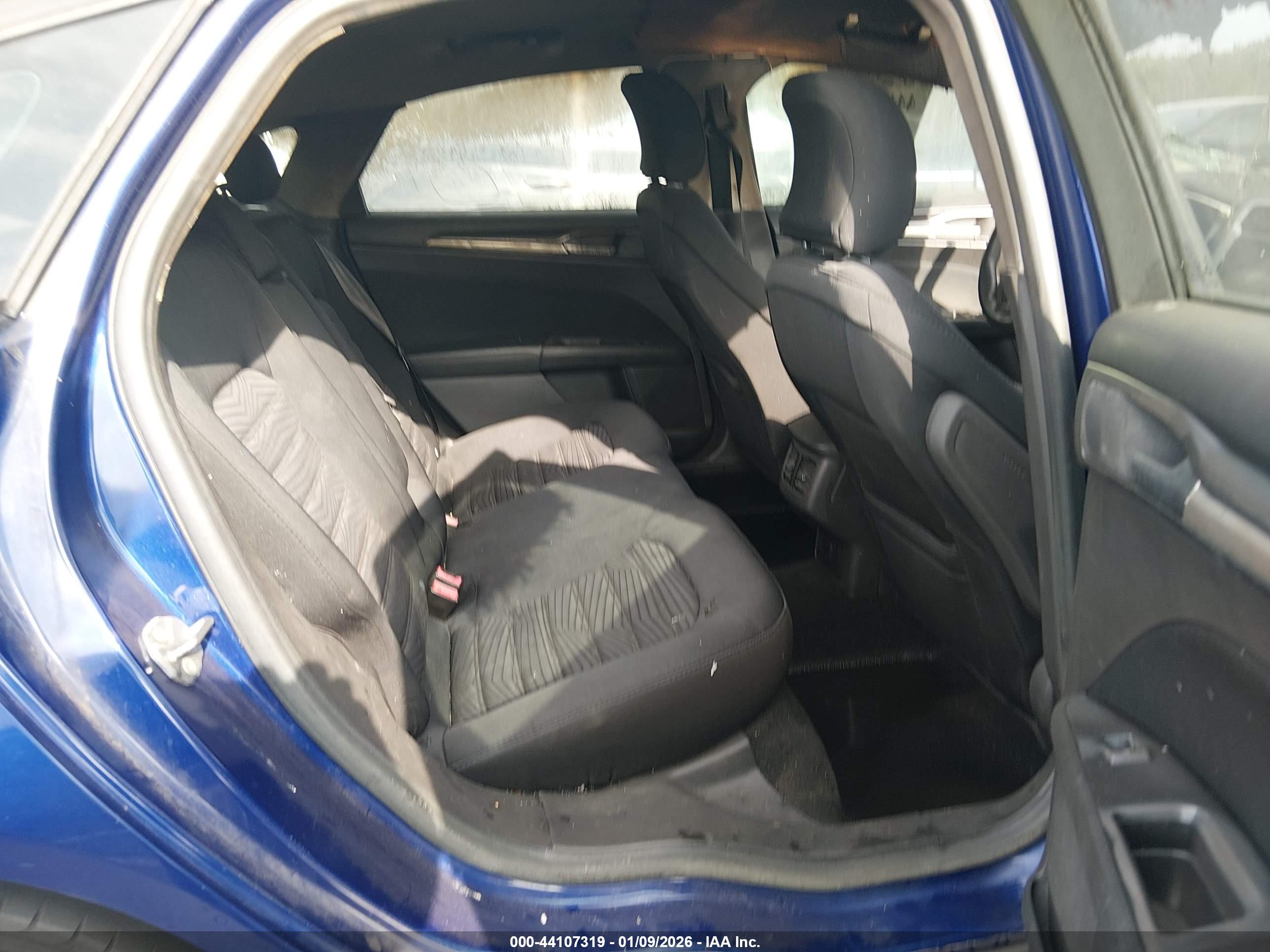 FORD FUSION image 8