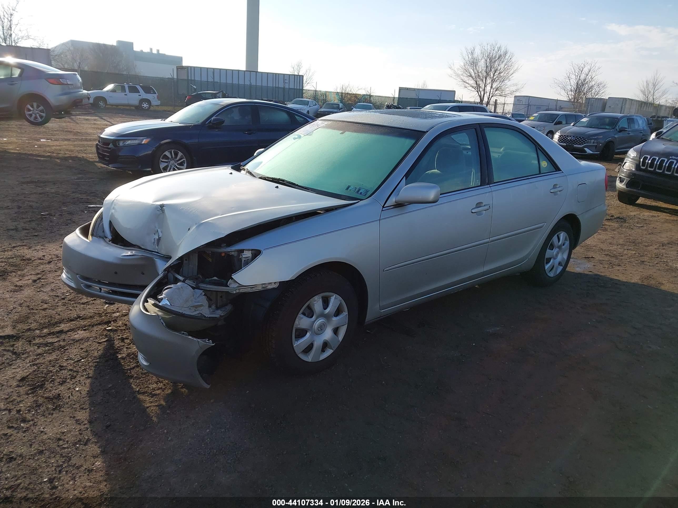 TOYOTA CAMRY image 2
