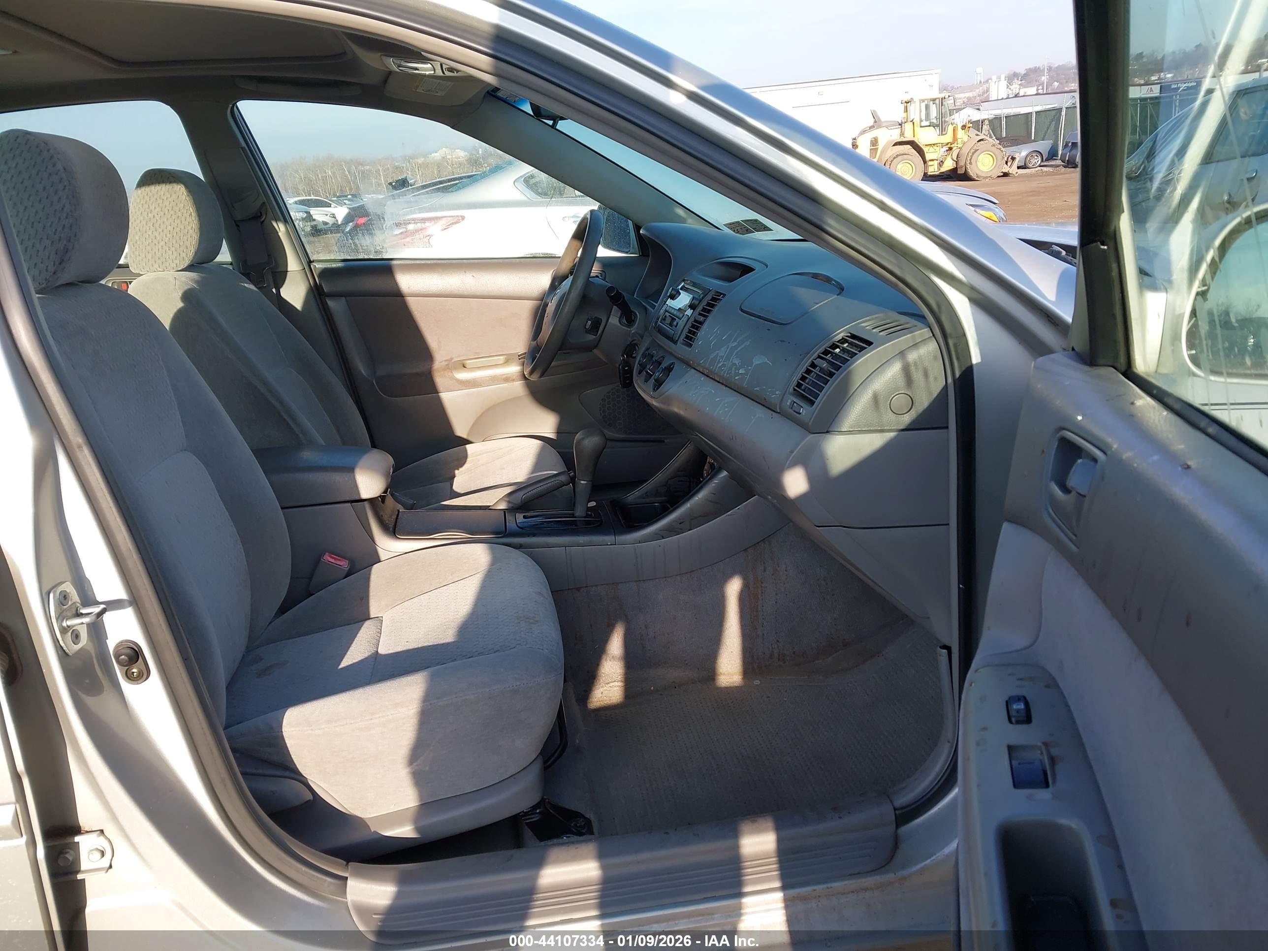 TOYOTA CAMRY image 5
