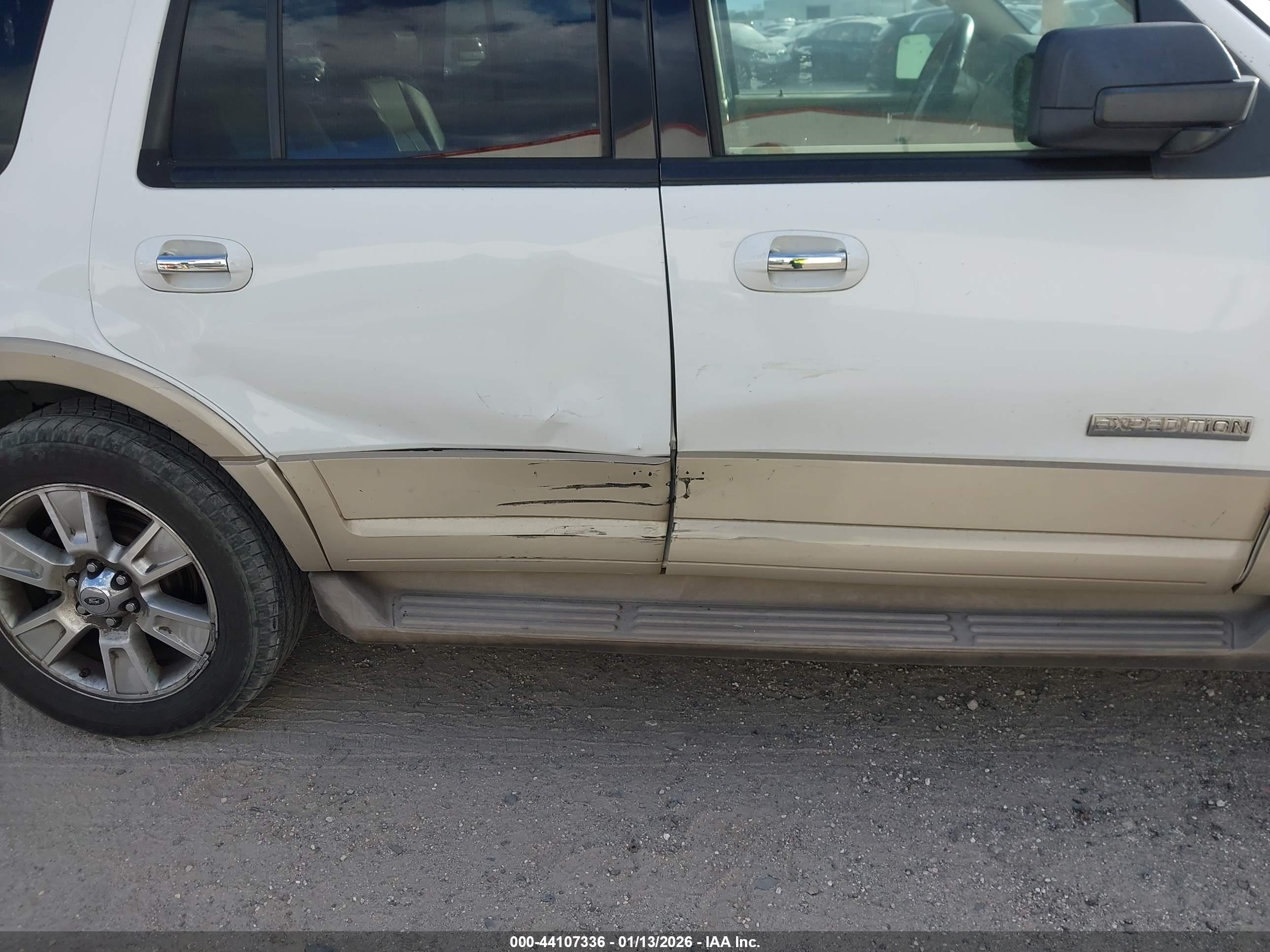 FORD EXPEDITION image 6