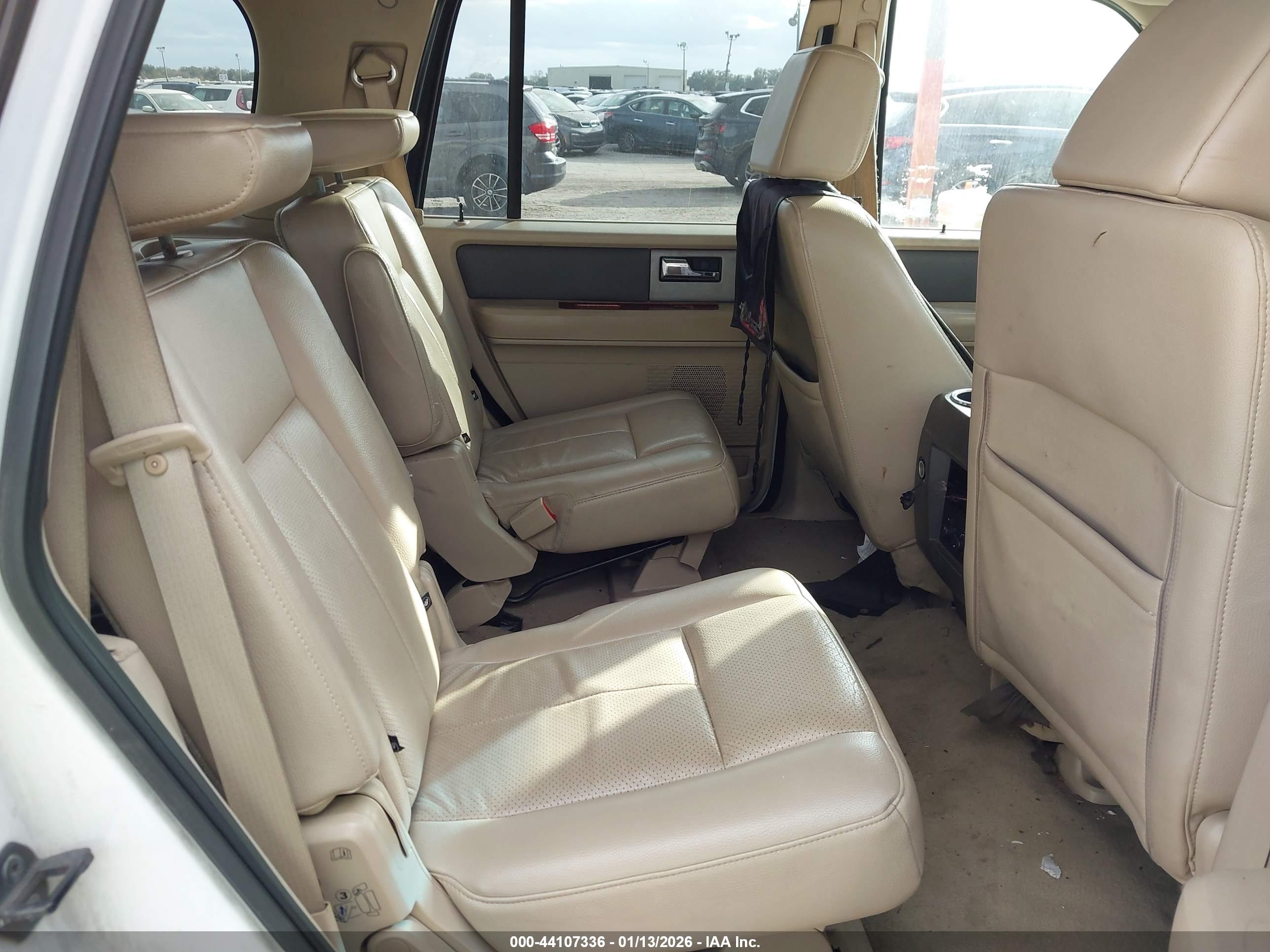 FORD EXPEDITION image 8