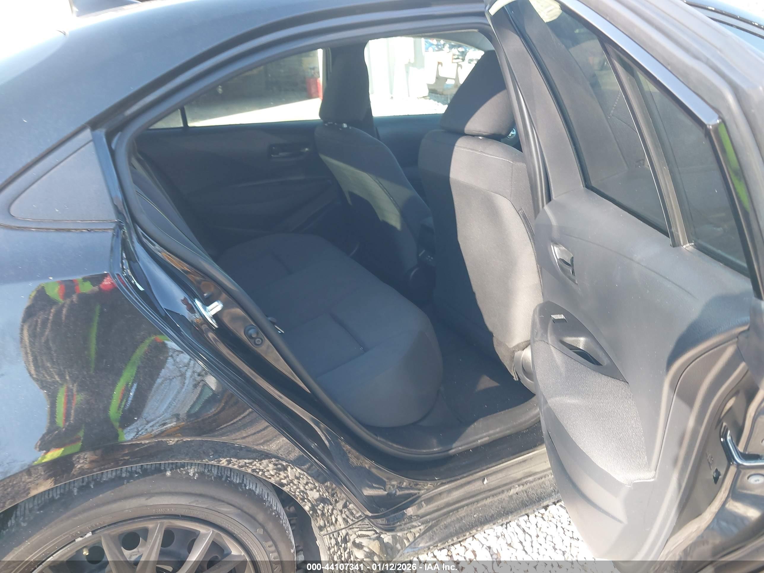 TOYOTA COROLLA image 8