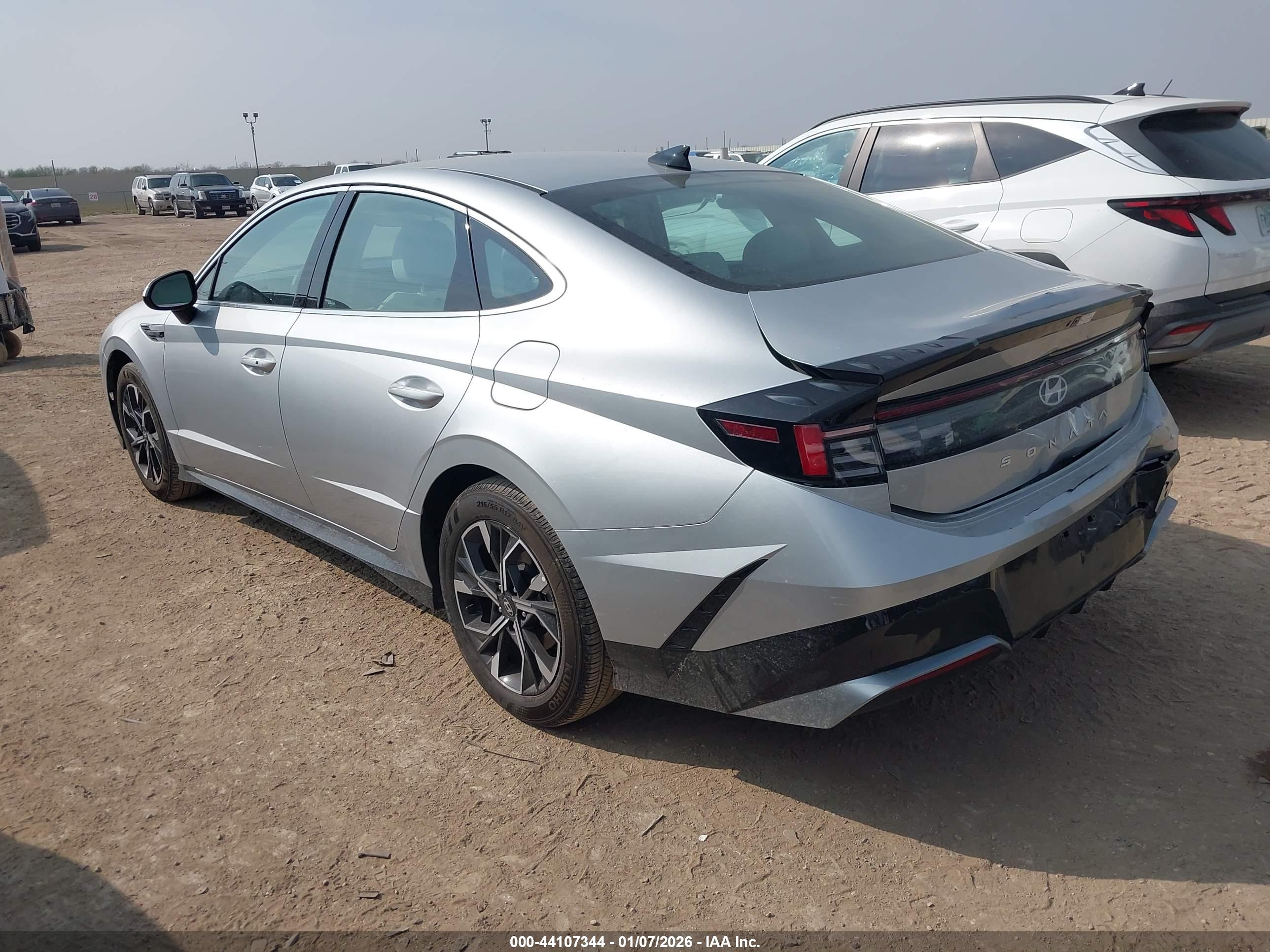 HYUNDAI SONATA image 3