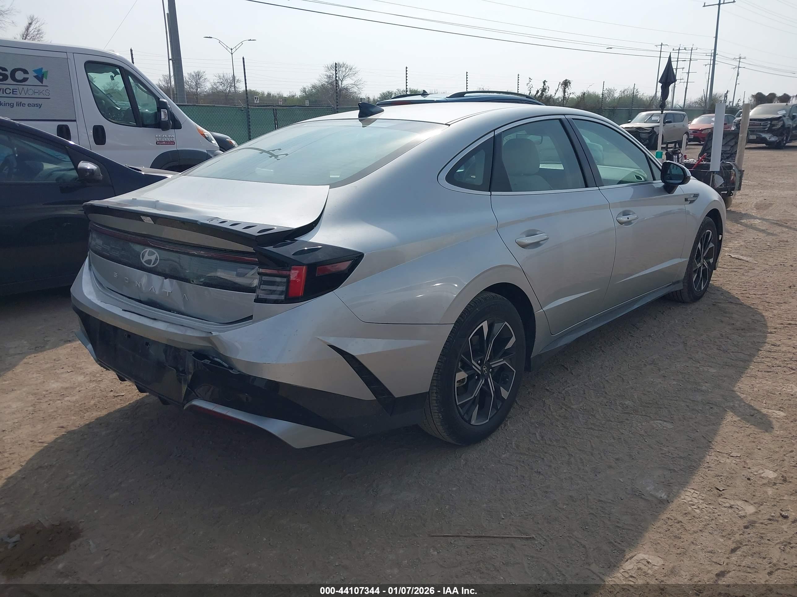HYUNDAI SONATA image 4