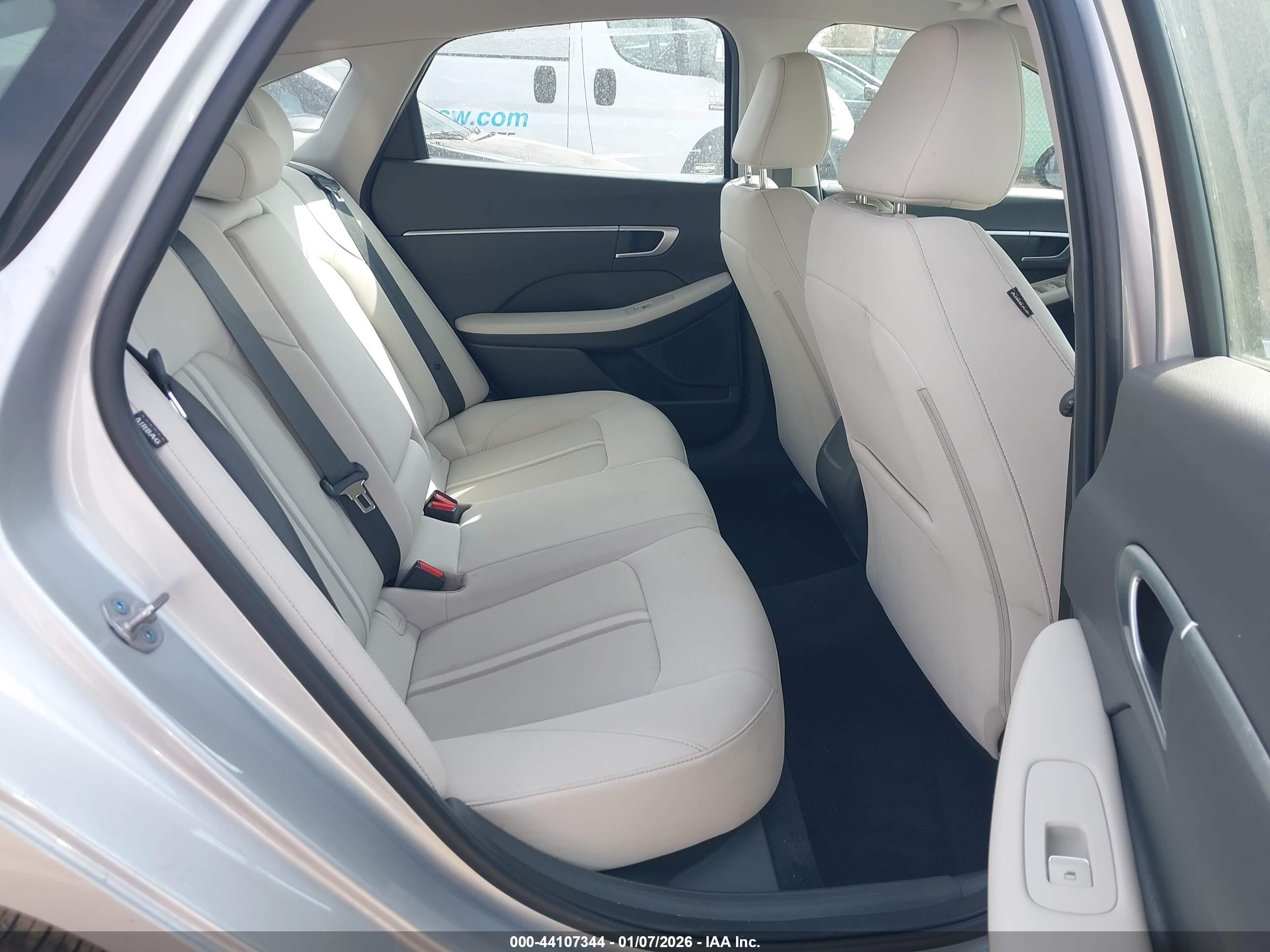 HYUNDAI SONATA image 8