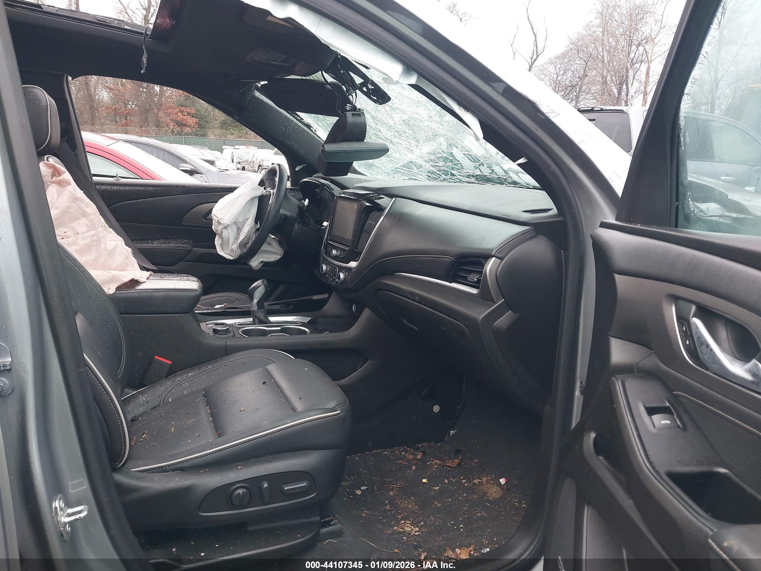 CHEVROLET TRAVERSE image 5