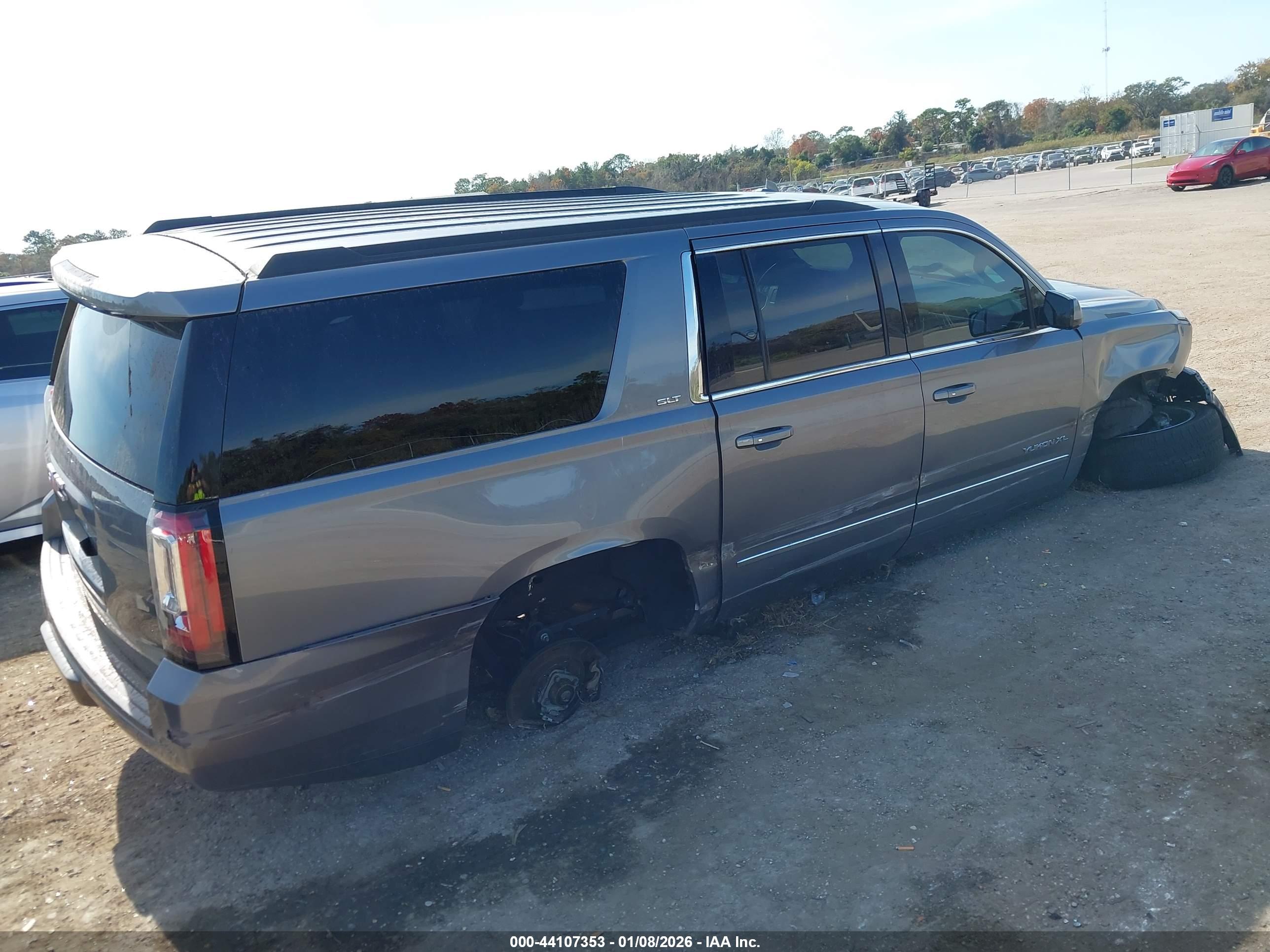 GMC YUKON image 4