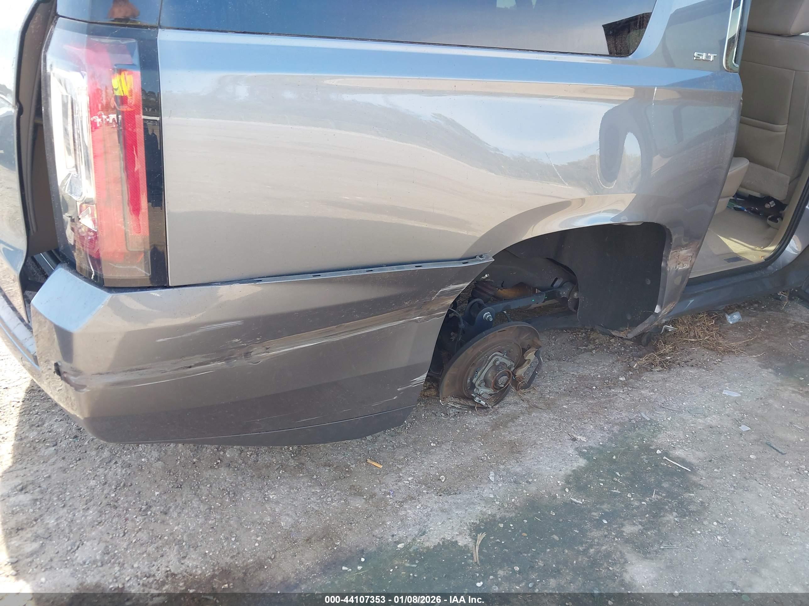 GMC YUKON image 6