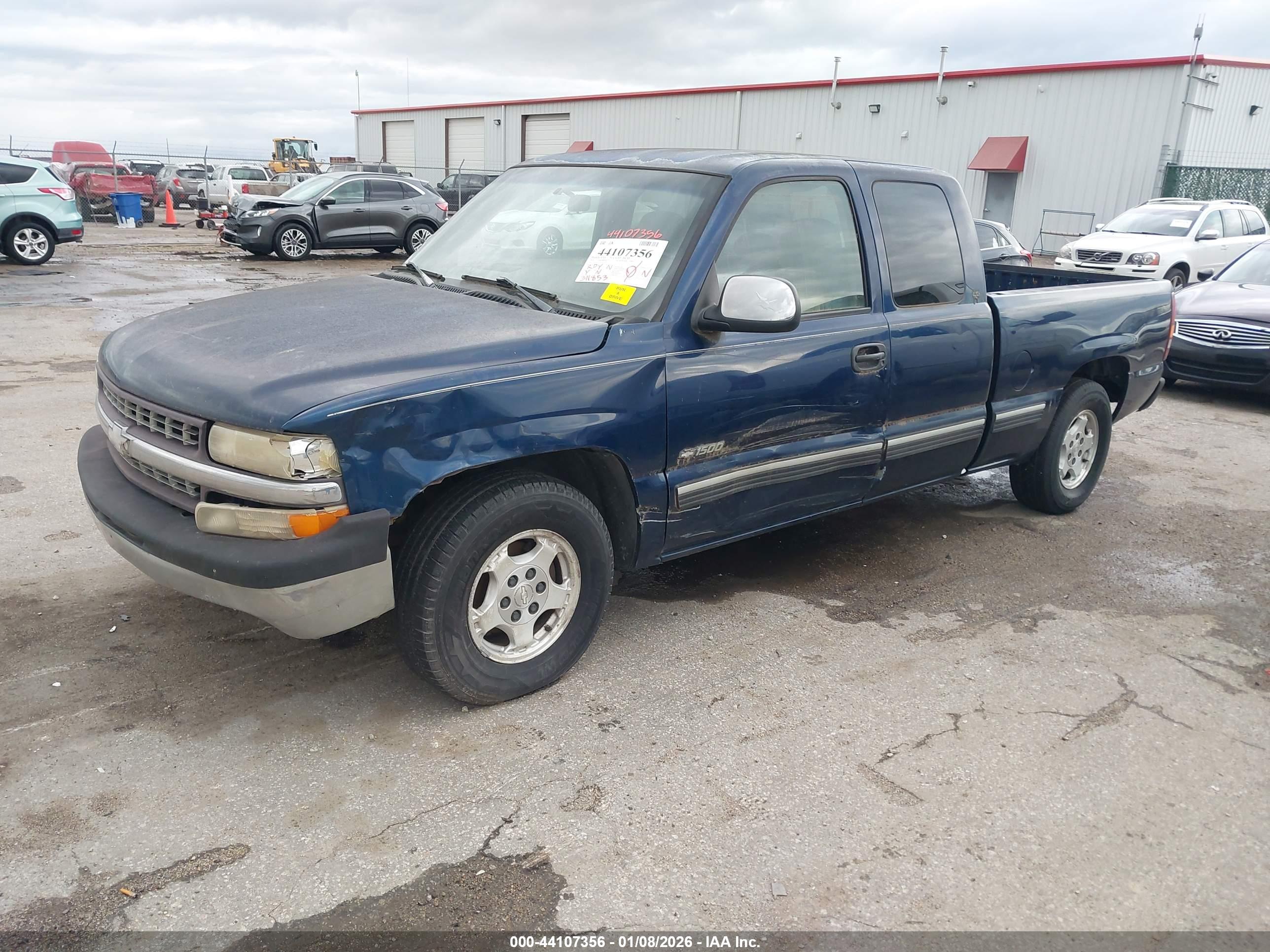 CHEVROLET SILVERADO image 2