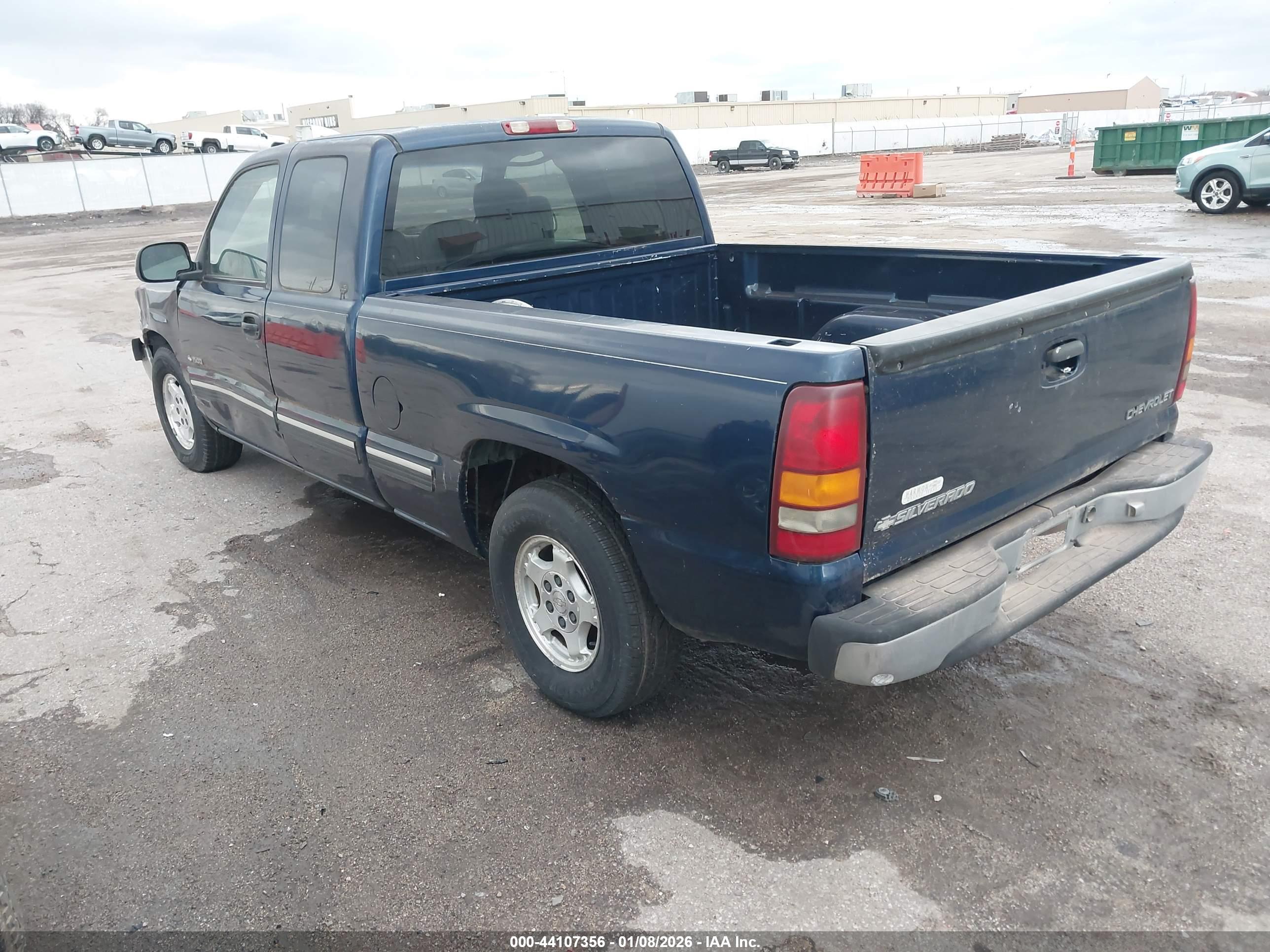 CHEVROLET SILVERADO image 3