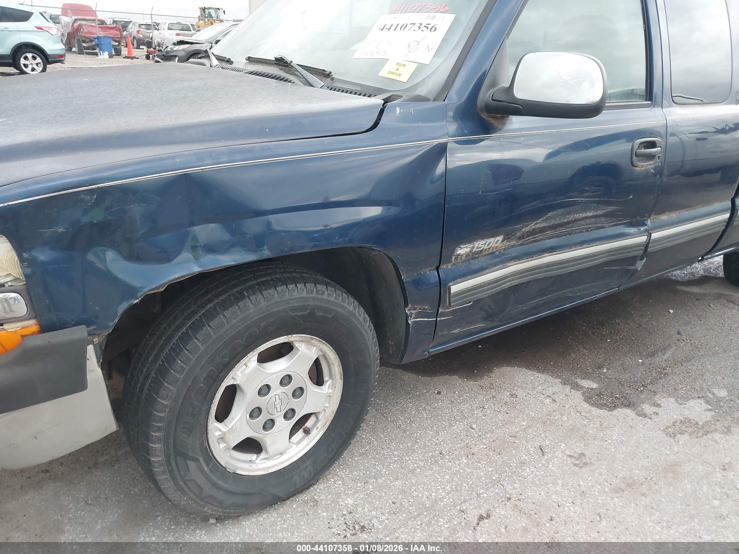 CHEVROLET SILVERADO image 6