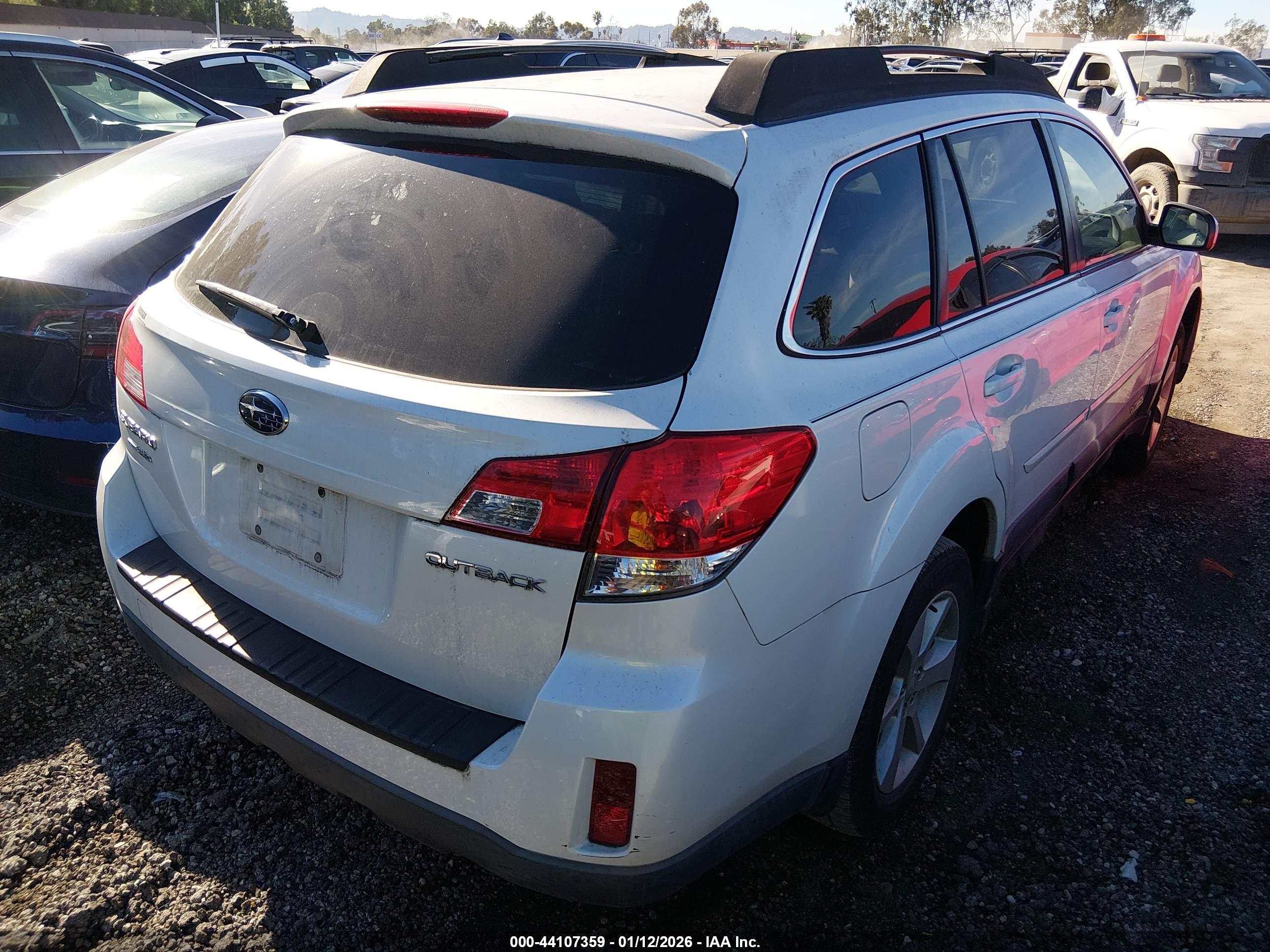 SUBARU OUTBACK image 4
