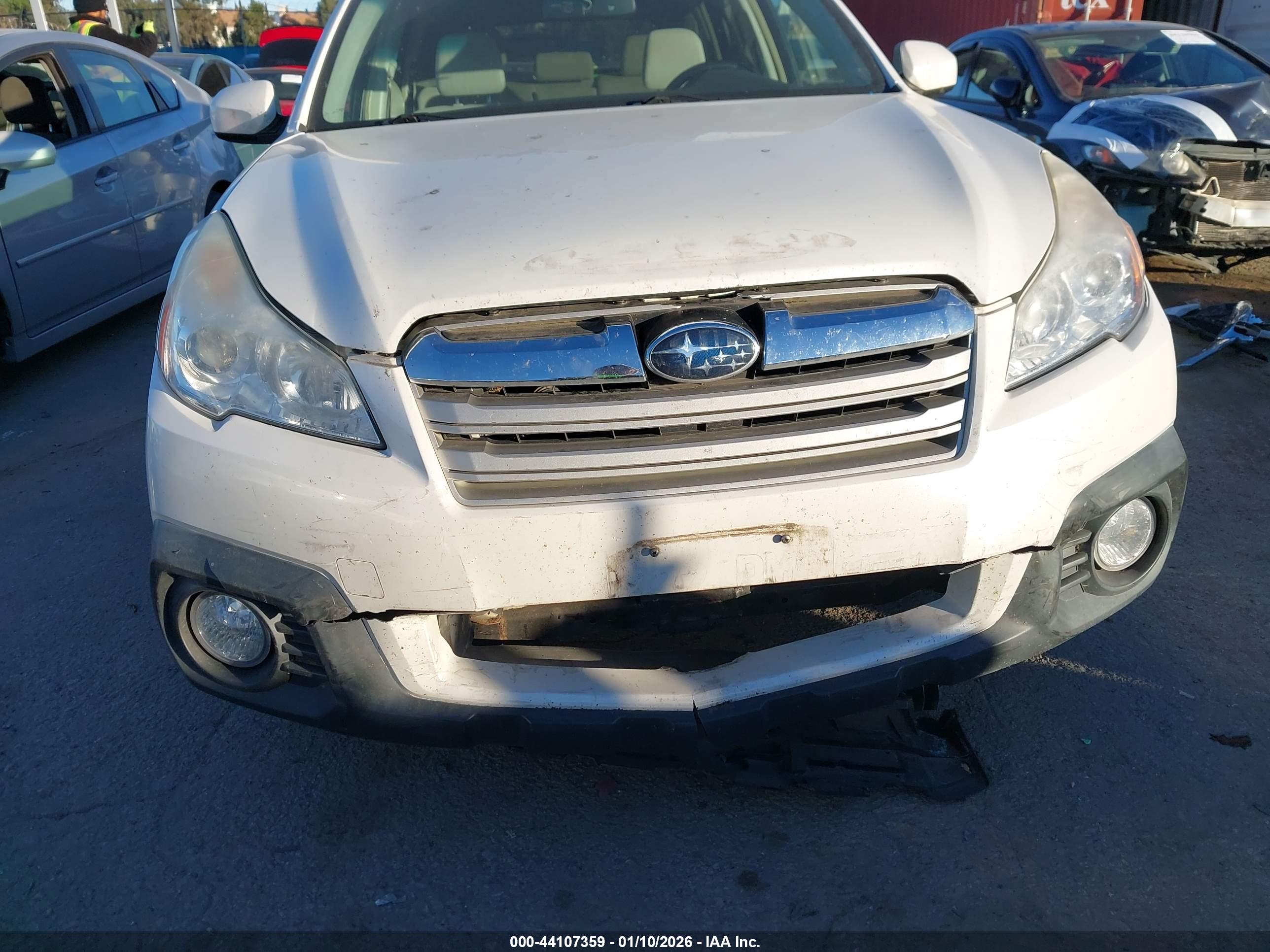 SUBARU OUTBACK image 6