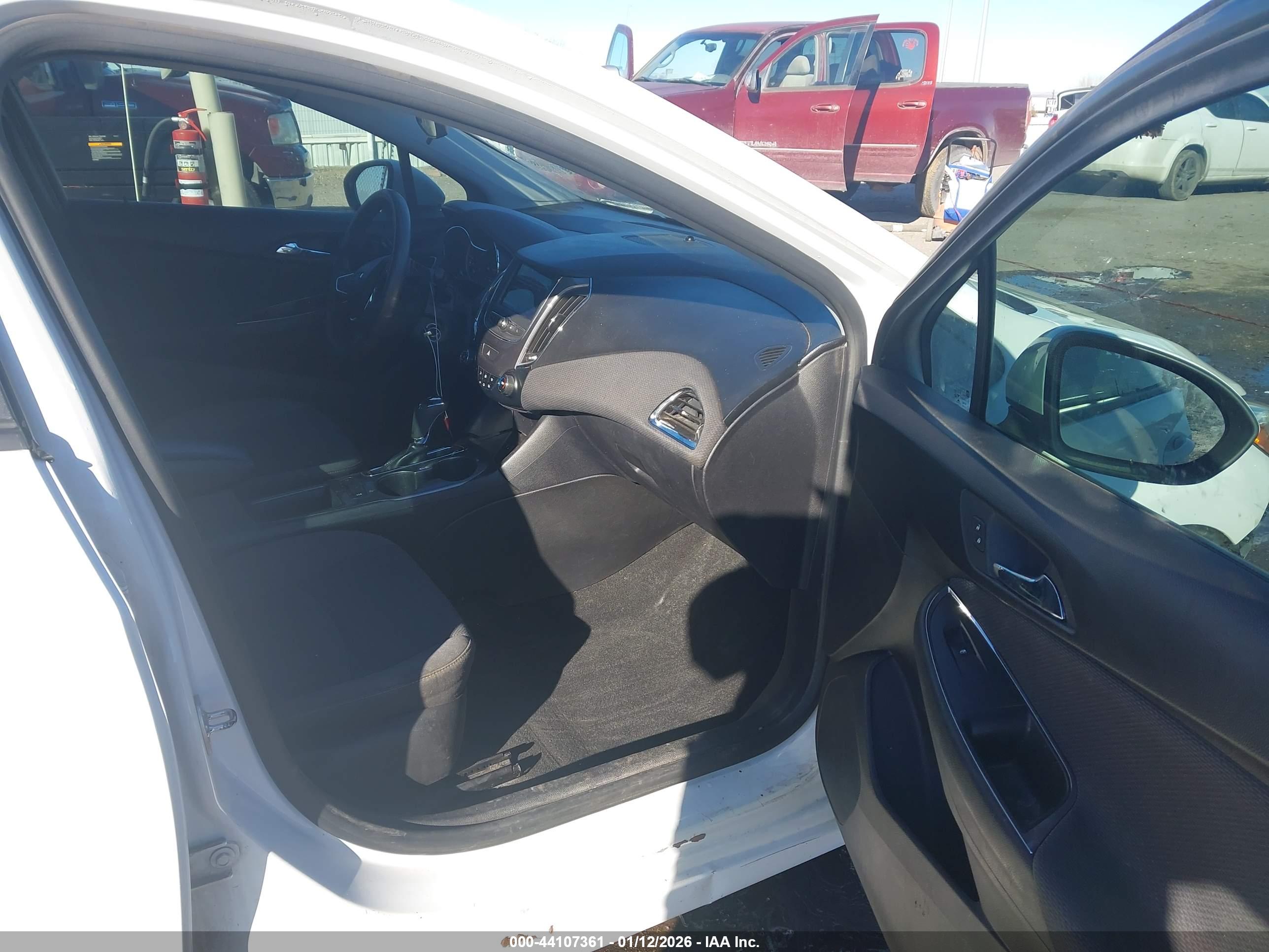 CHEVROLET CRUZE image 5