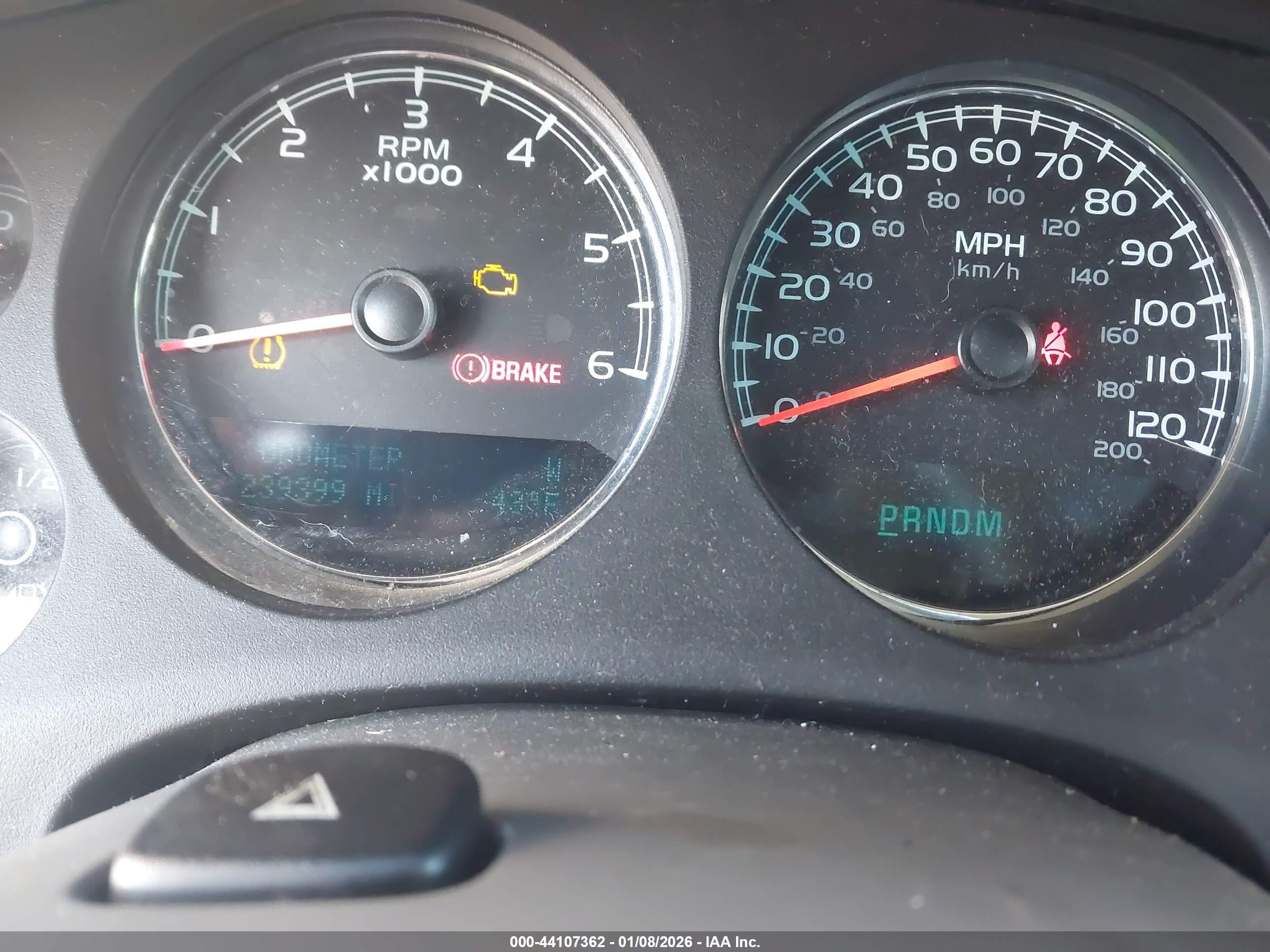 CHEVROLET SUBURBAN image 7