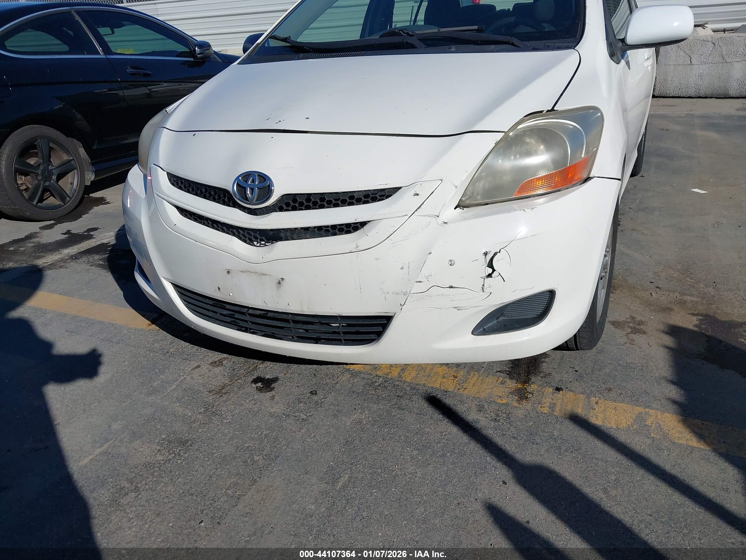 TOYOTA YARIS image 6