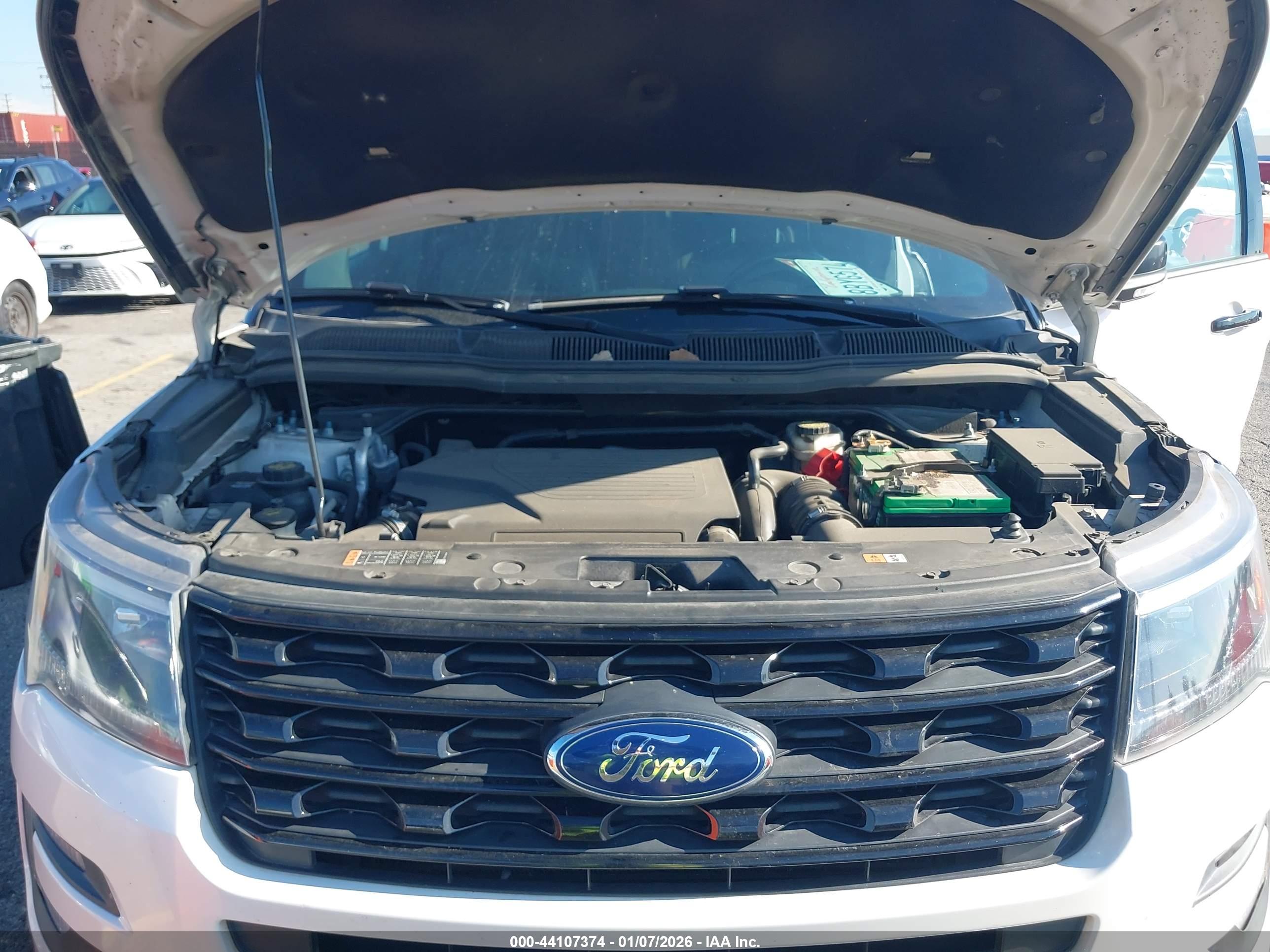 FORD EXPLORER image 10