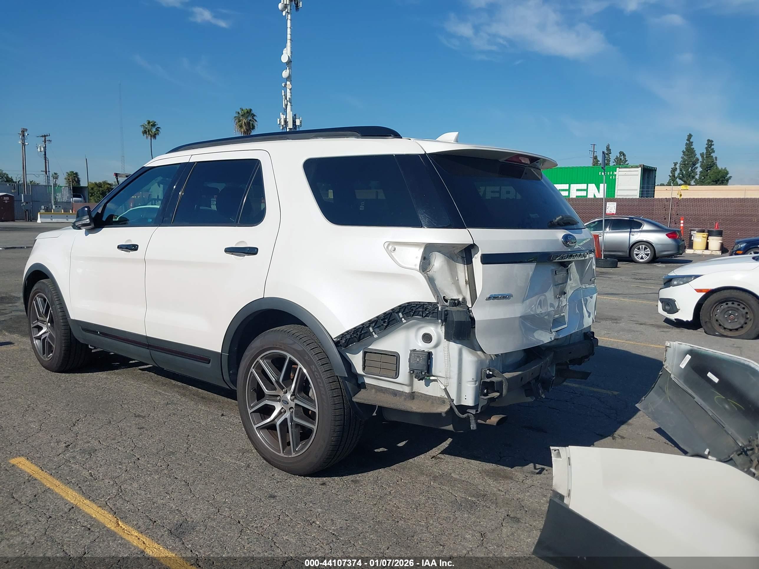 FORD EXPLORER image 3