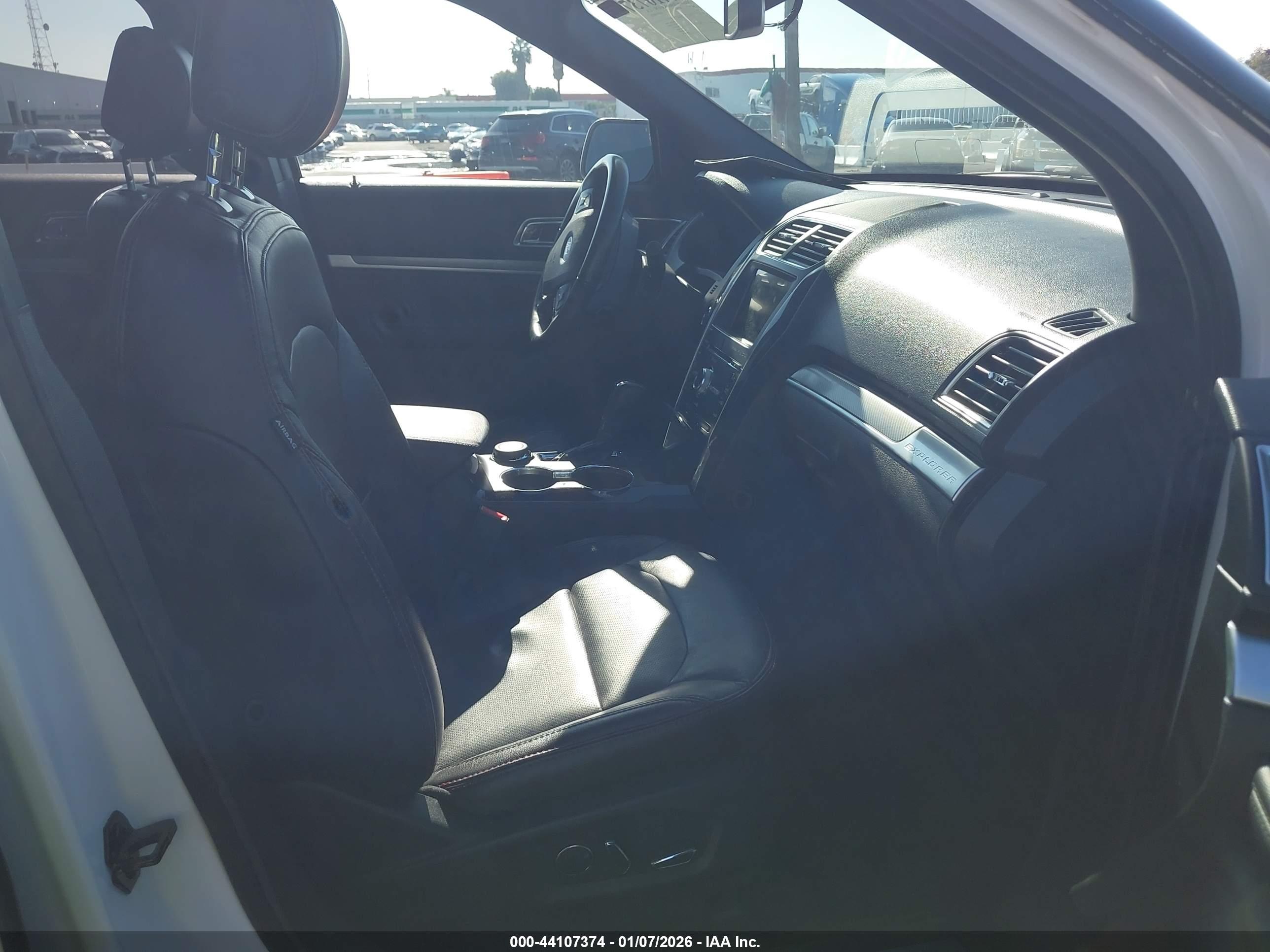 FORD EXPLORER image 5