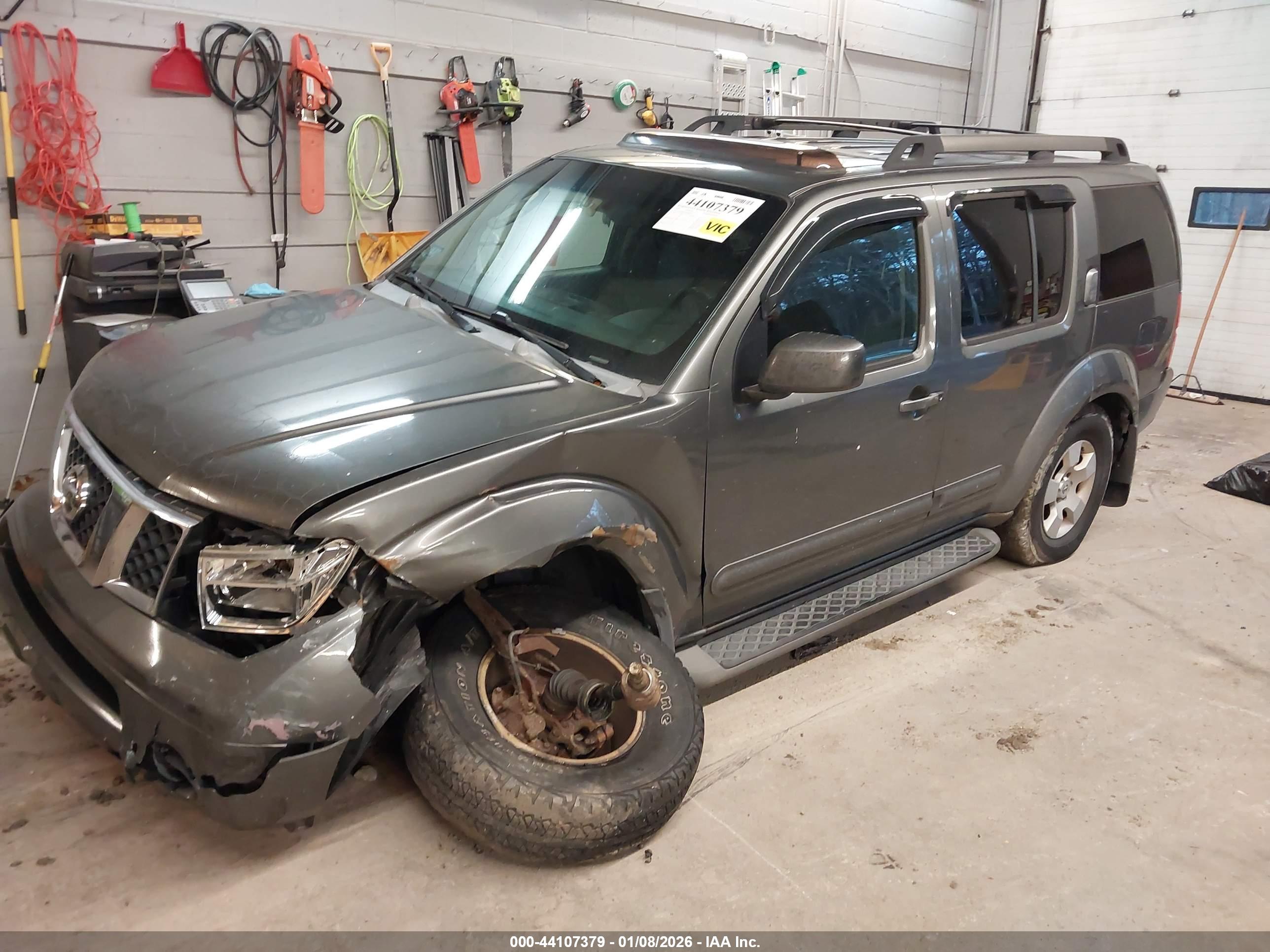 NISSAN PATHFINDER image 2