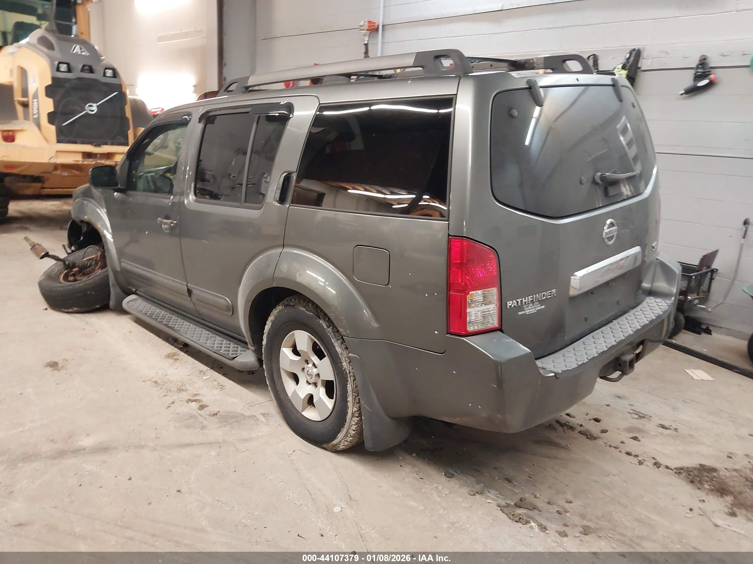 NISSAN PATHFINDER image 3