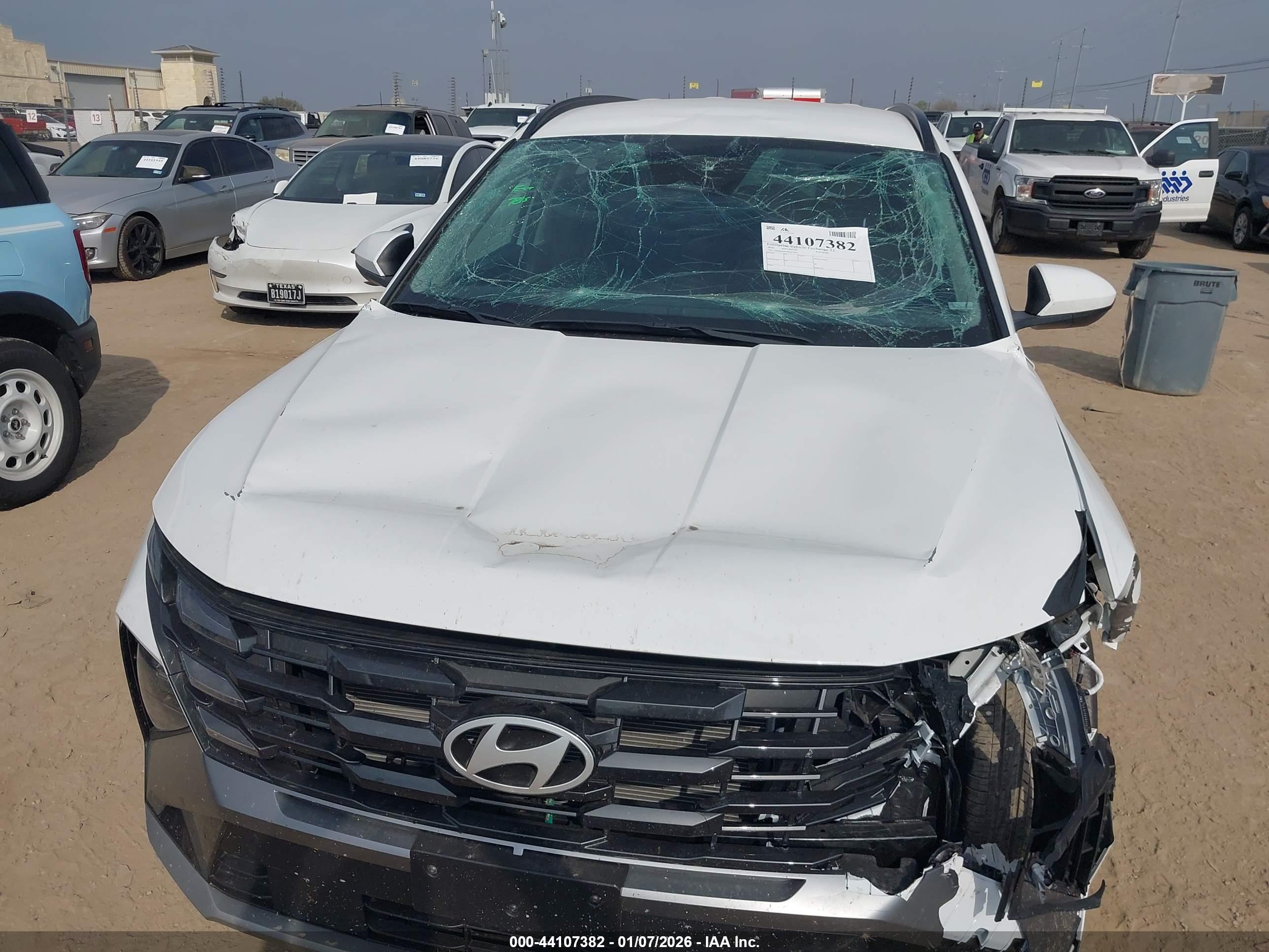 HYUNDAI TUCSON image 6