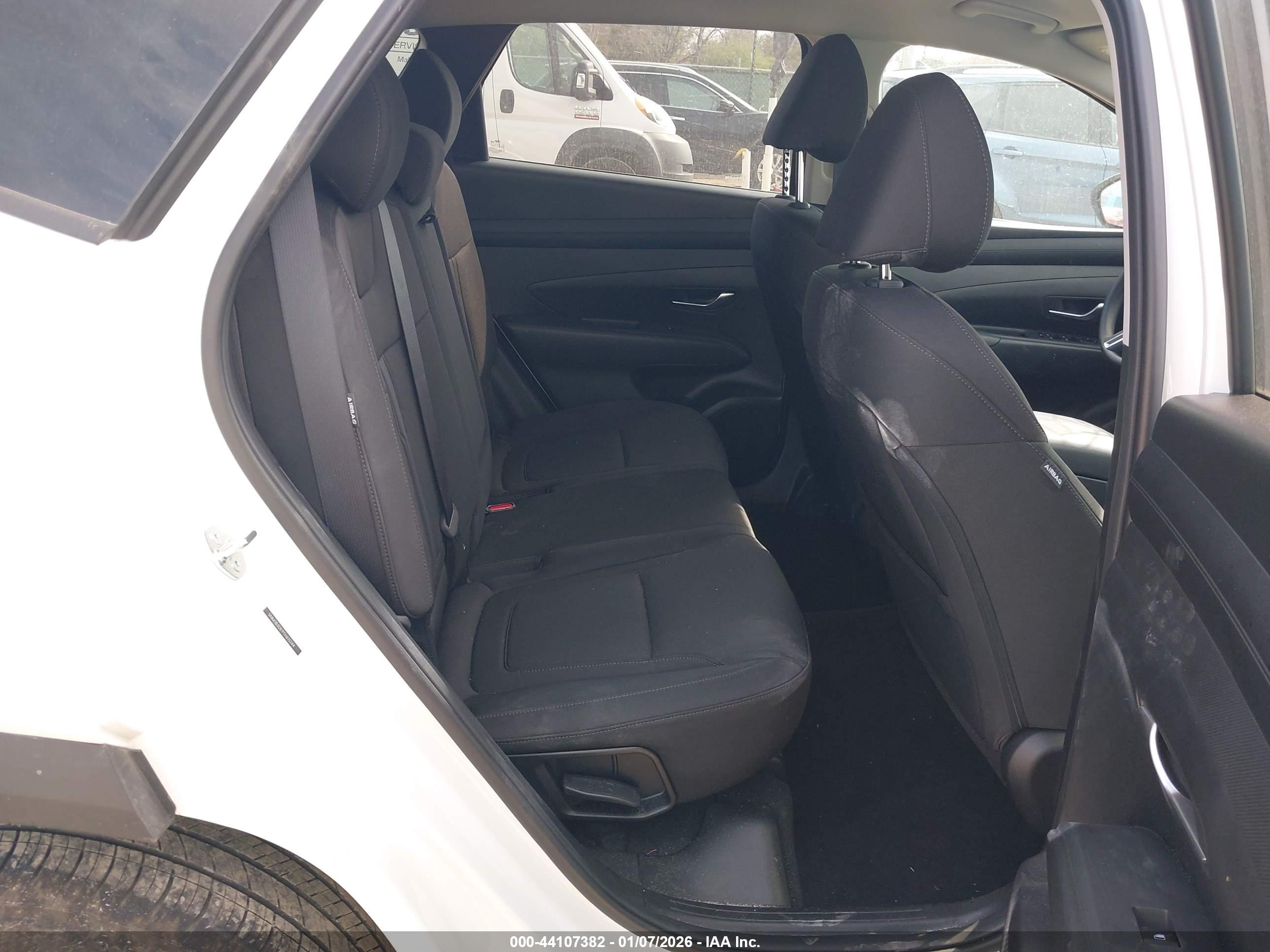 HYUNDAI TUCSON image 8