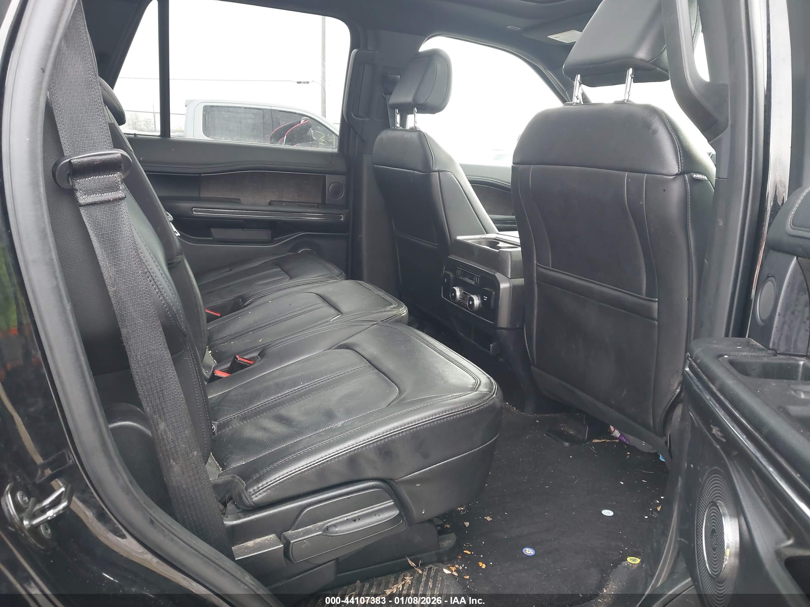 FORD EXPEDITION image 8