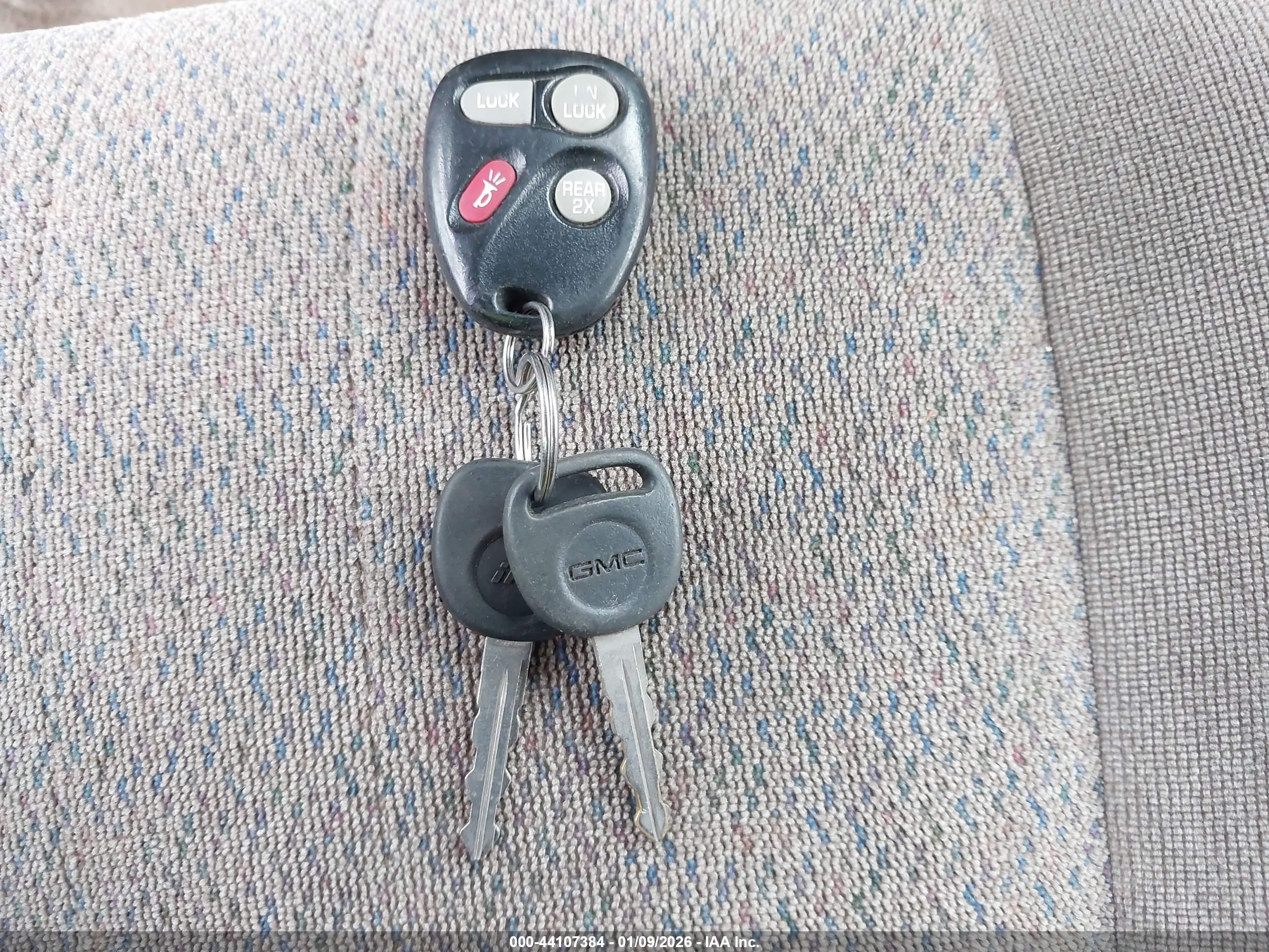 GMC SAFARI image 11