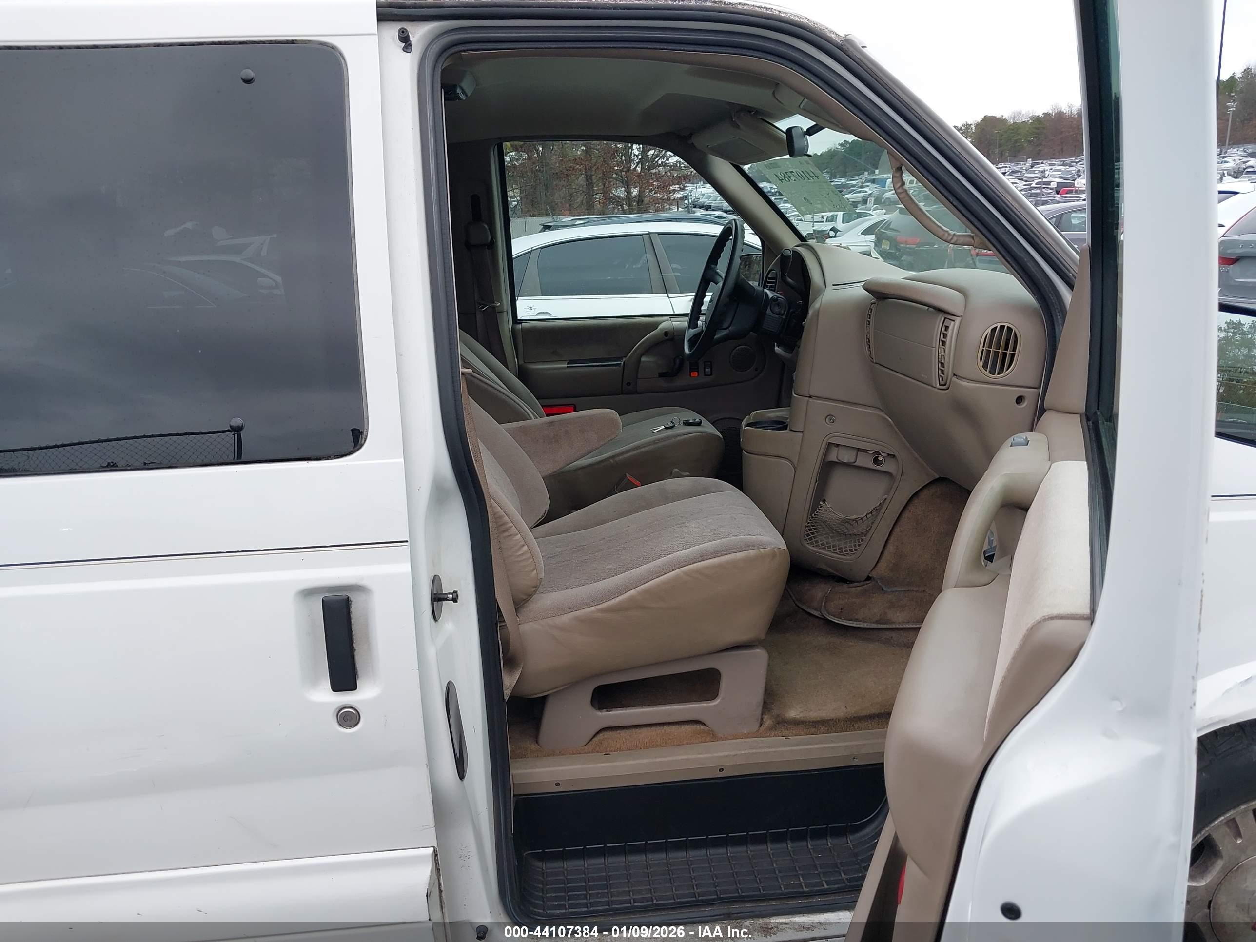 GMC SAFARI image 5