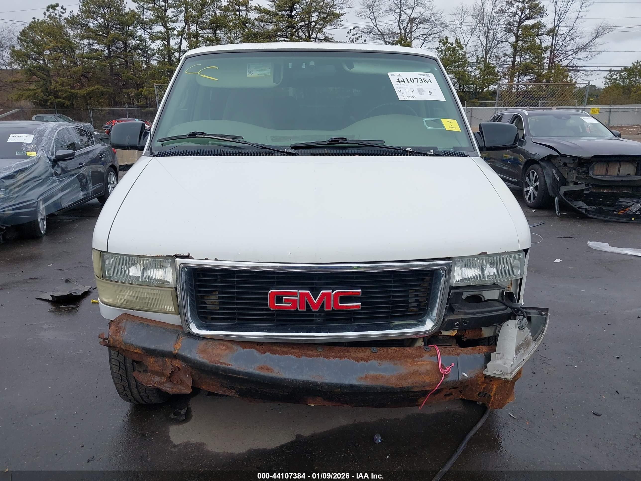 GMC SAFARI image 6