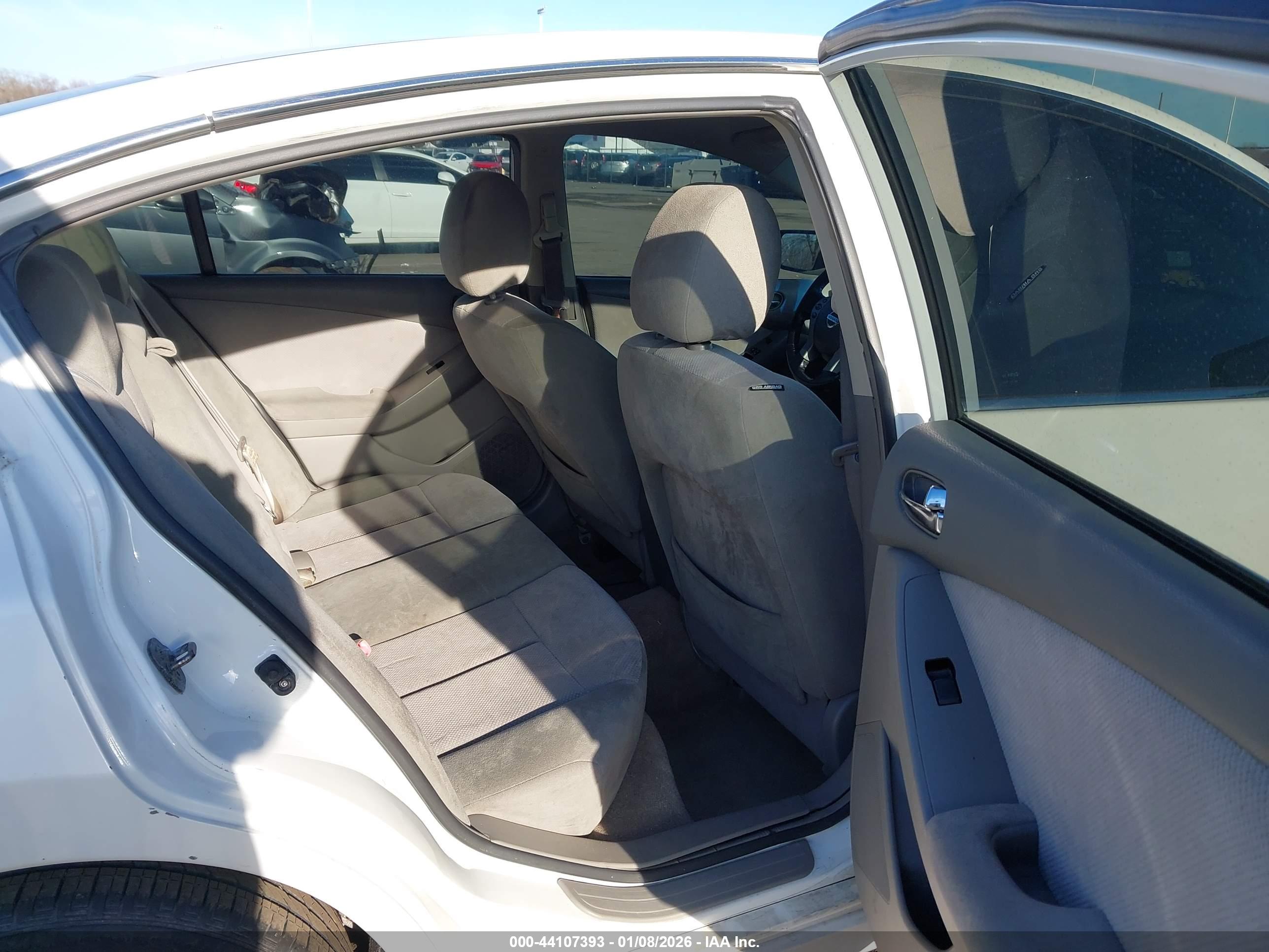 NISSAN ALTIMA image 8