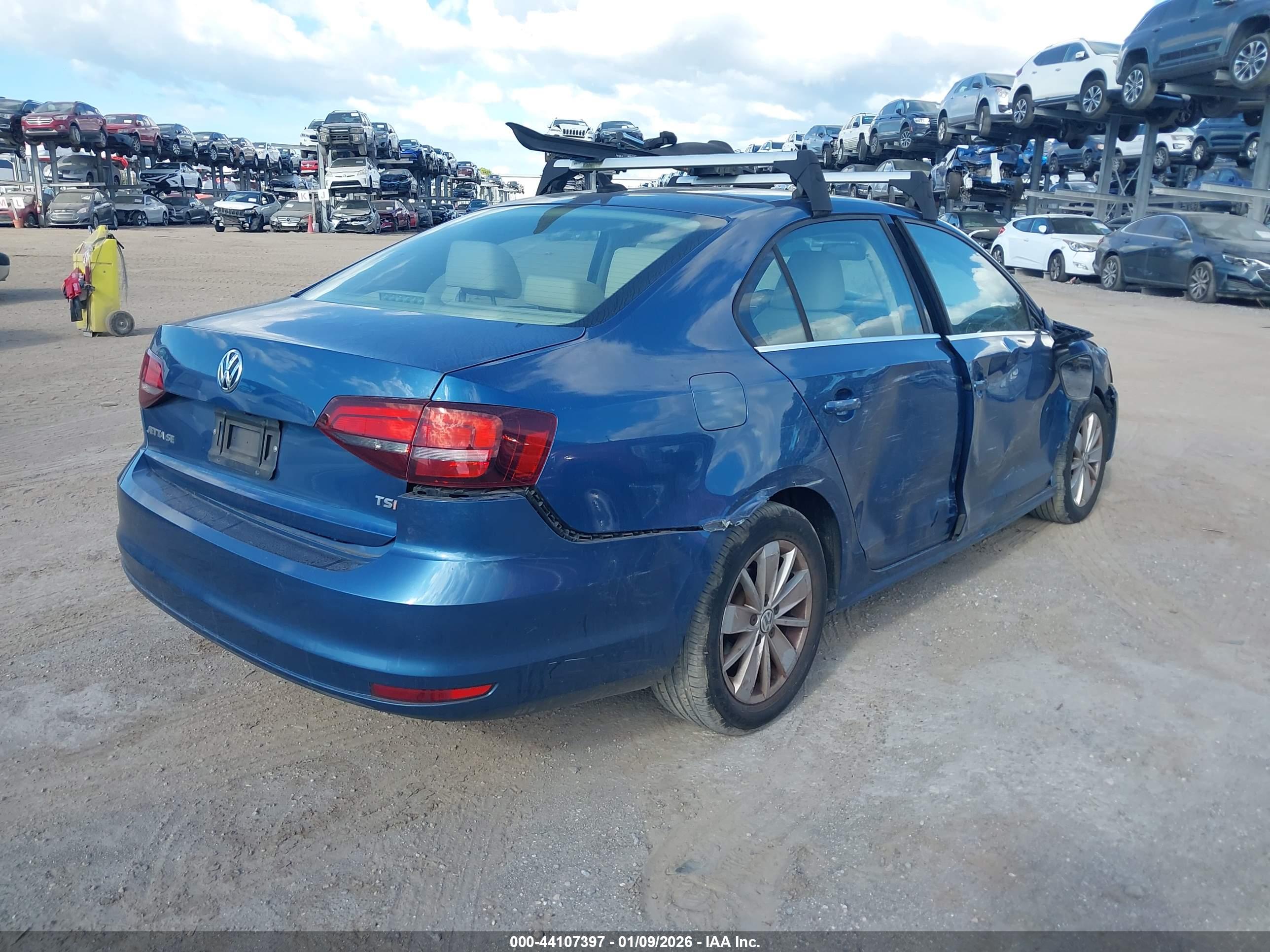 VOLKSWAGEN JETTA image 4